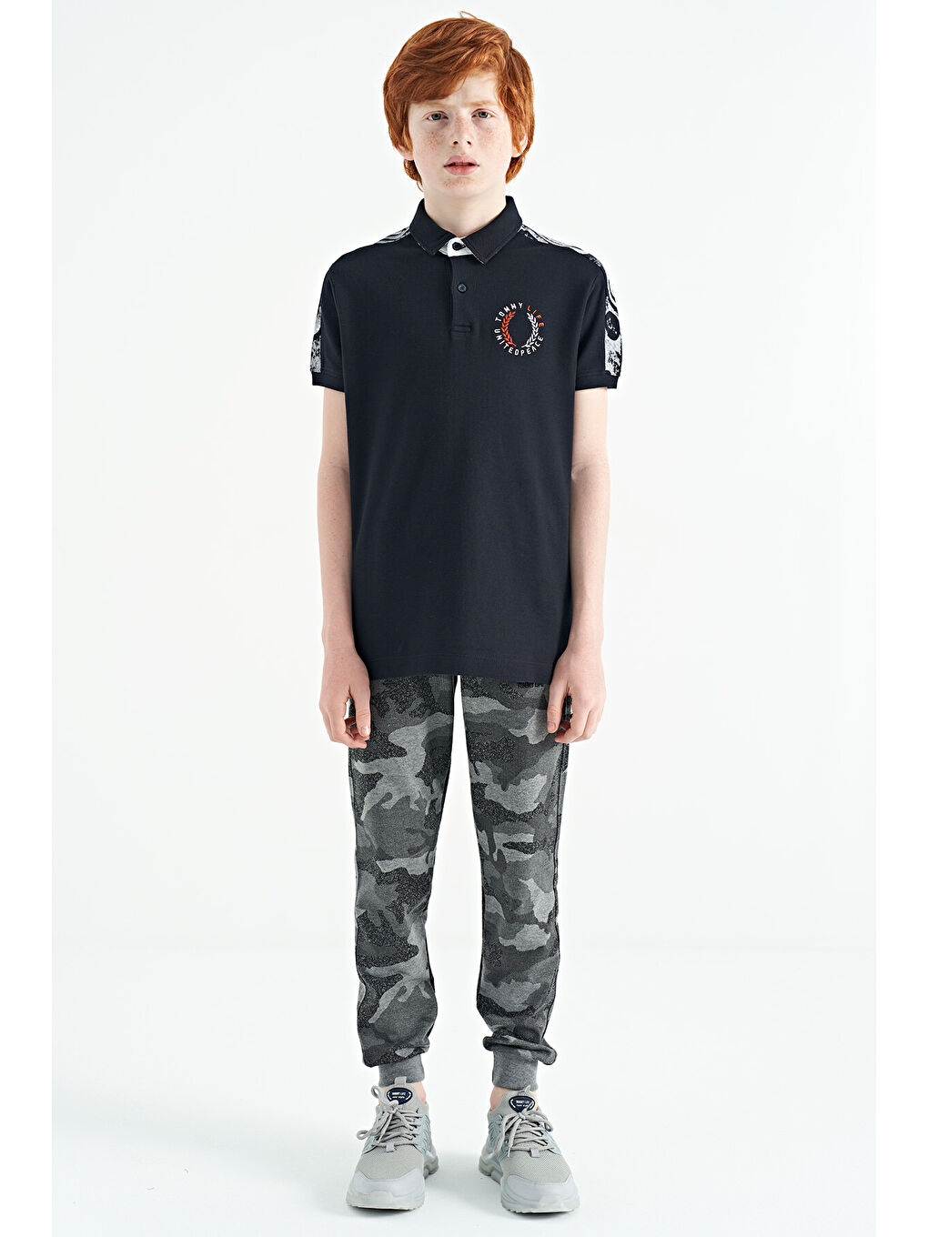 Lacivert Baskı Detaylı Pola Yaka Standart Kalıp Erkek Çocuk T-Shırt - 11166-1