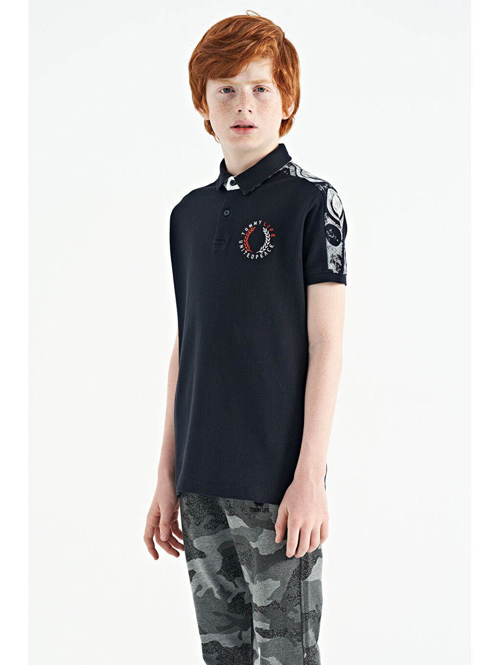 Lacivert Baskı Detaylı Pola Yaka Standart Kalıp Erkek Çocuk T-Shırt - 11166-4