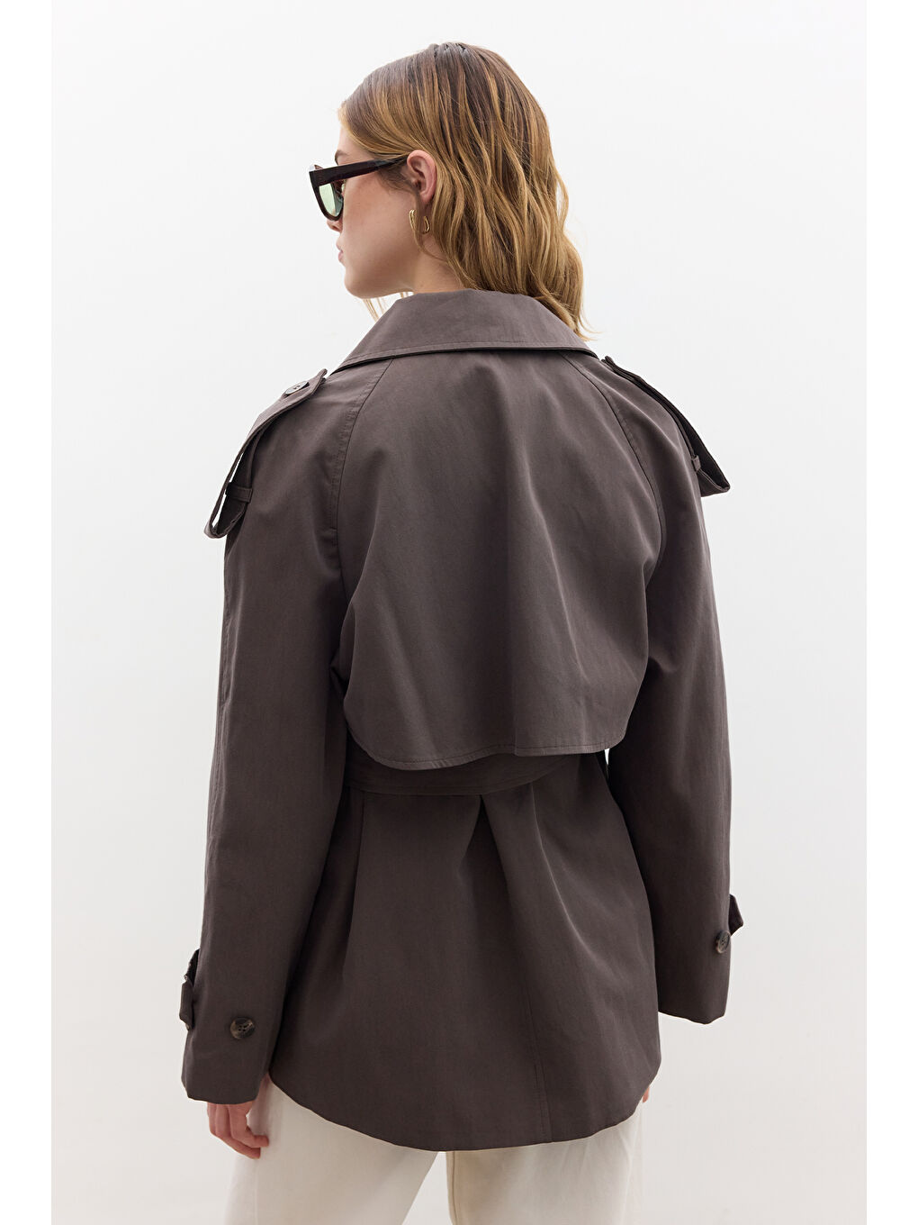 Bej Kruvaze Kesim Kısa Trençkot Vizon-7