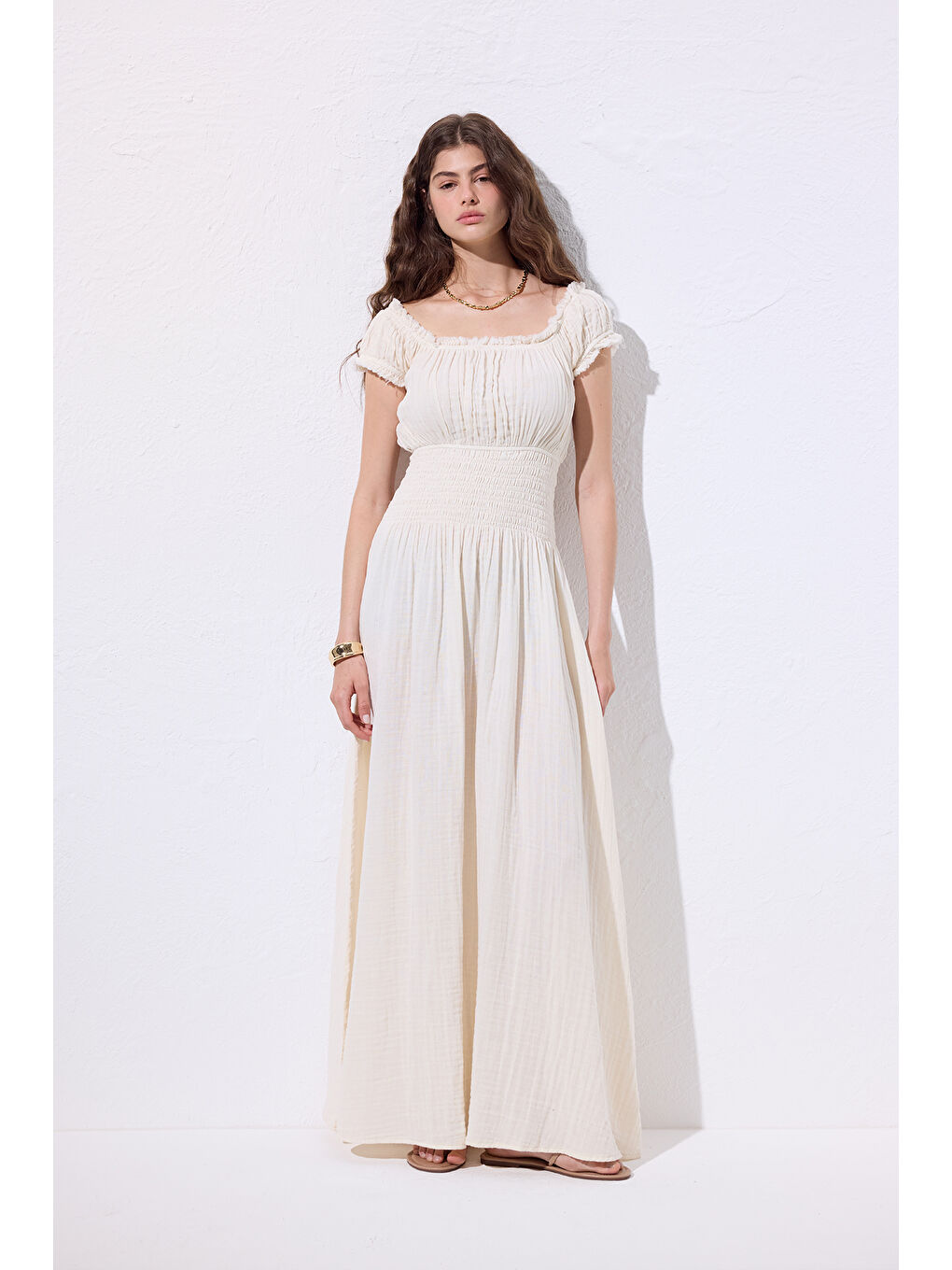 Müslin Büzgülü Elbise Bej-2