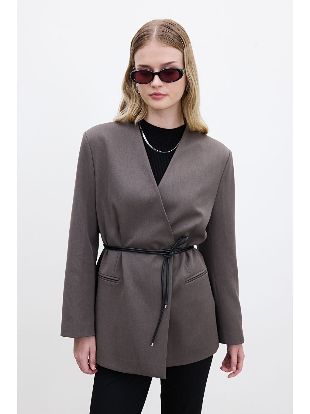 Bej Klasik Görünüm Kemerli Blazer Ceket Vizon