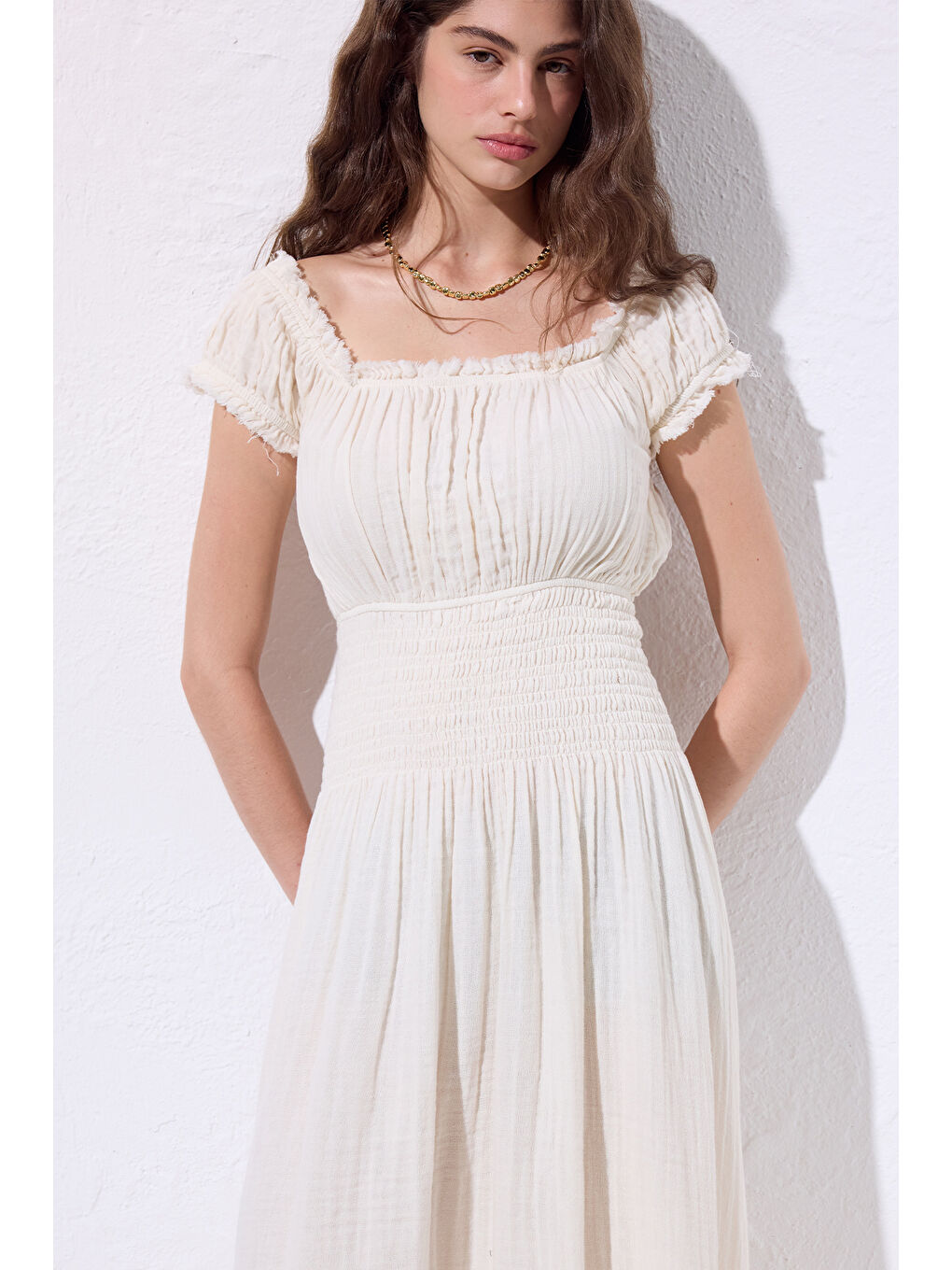 Müslin Büzgülü Elbise Bej-5