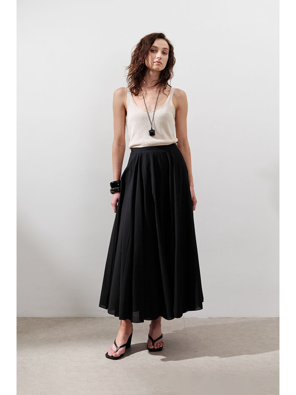 Parçalı Geniş Pamuklu Etek Siyah-1