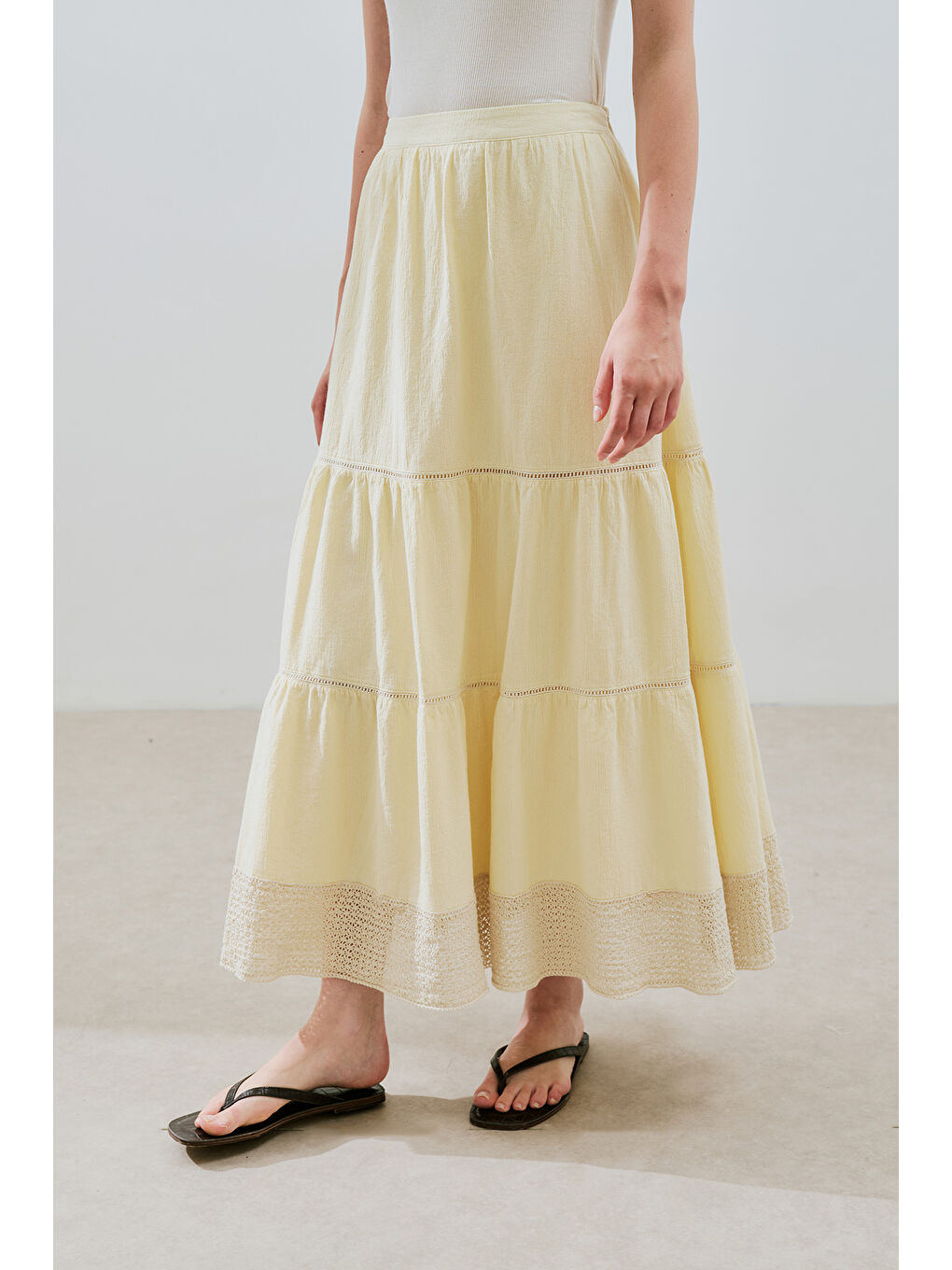 Dokulu İşlemeli Katlı Uzun Etek Sarı-4