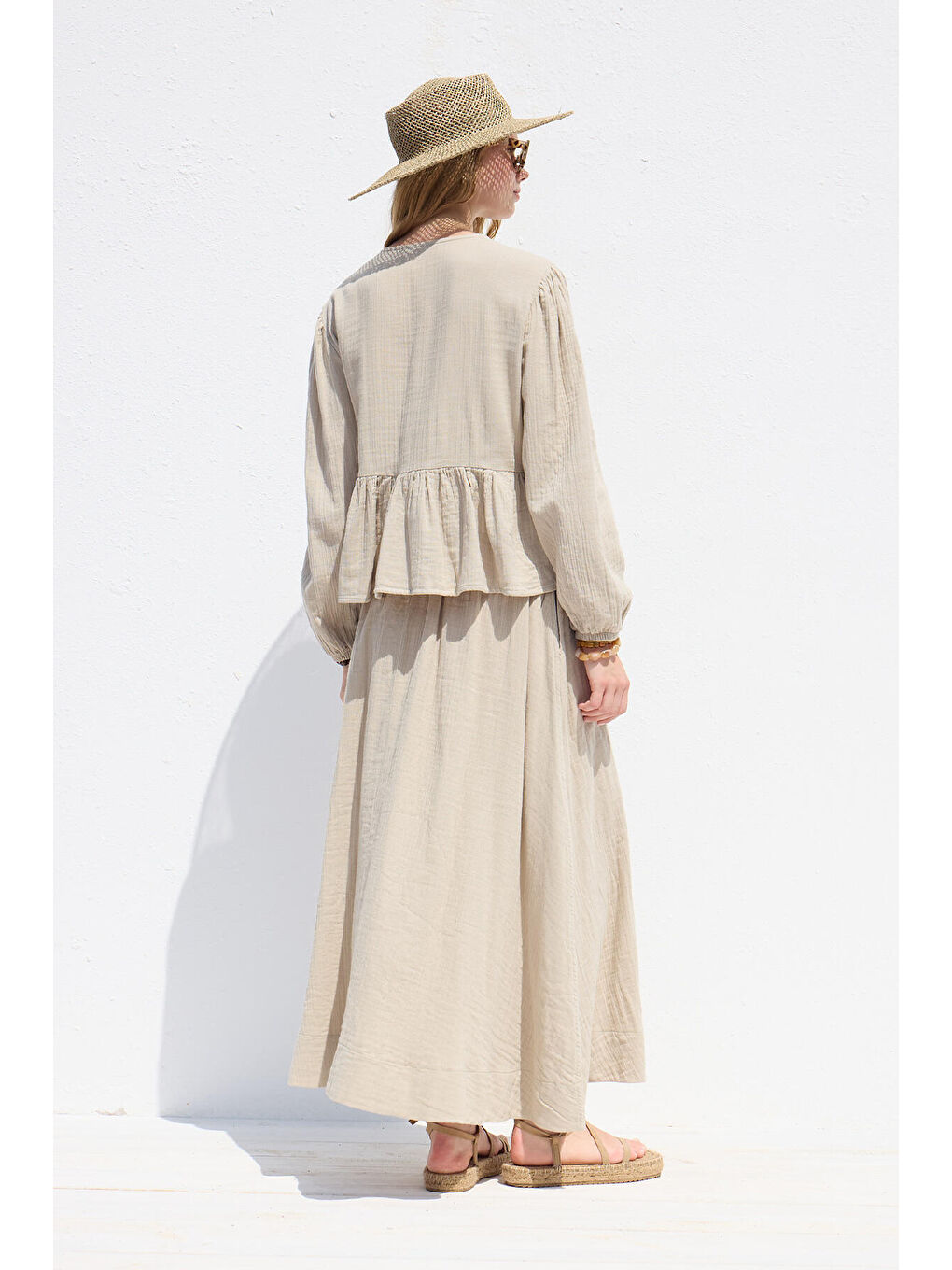 Bej Bağlama Detaylı Müslin Bluz Kum-5