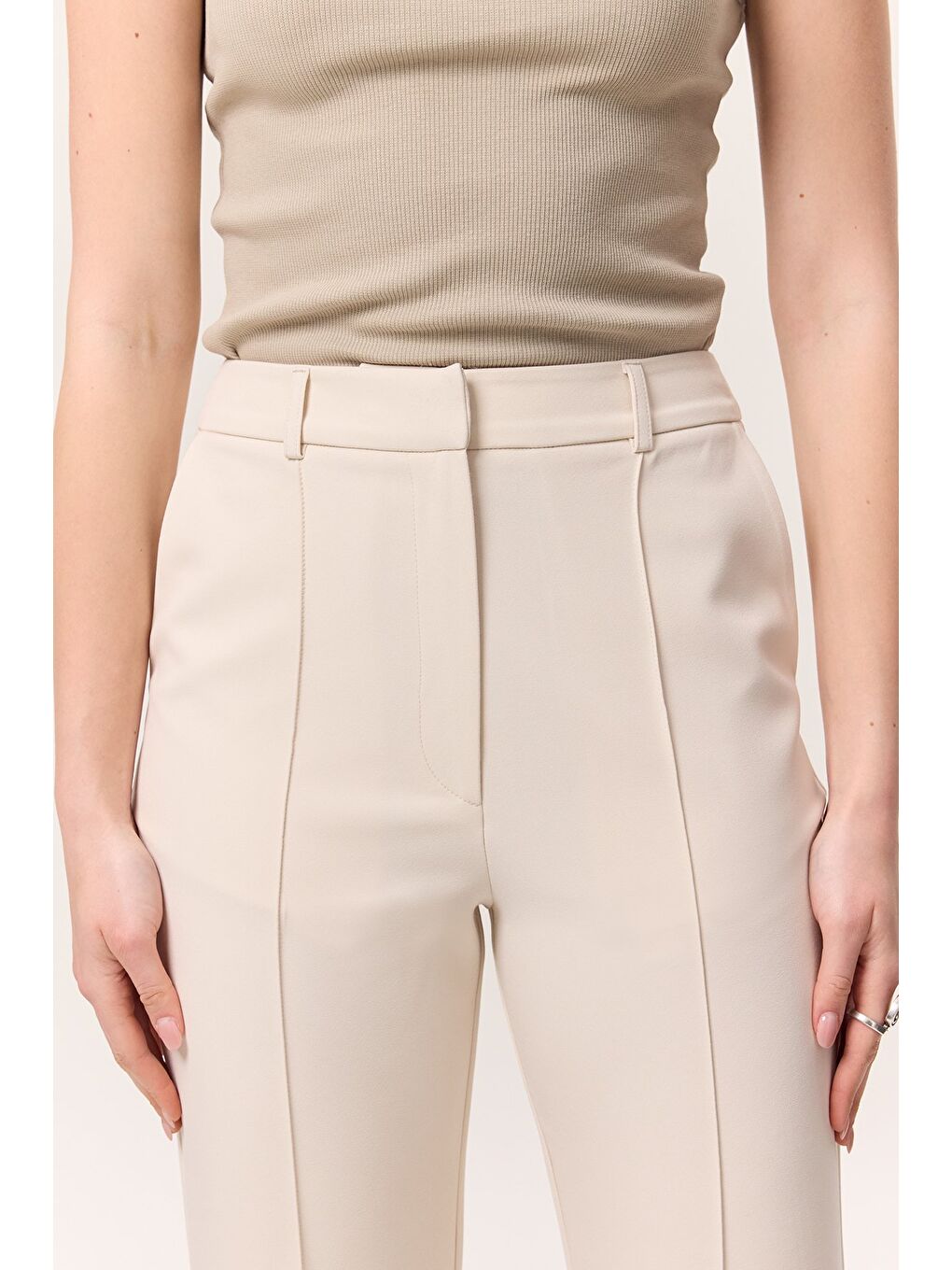 Dikiş Detaylı Flare Pantolon Bej-3