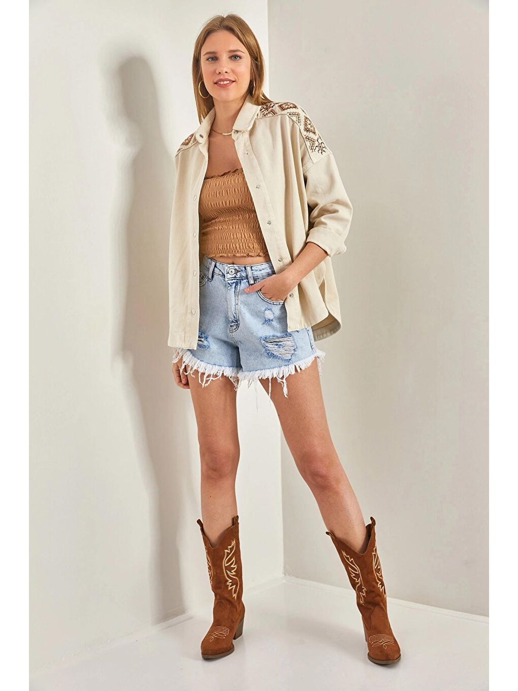 Bej Kadın Sırt Baskılı Desenli Kanvas Gabardin Ceket-4