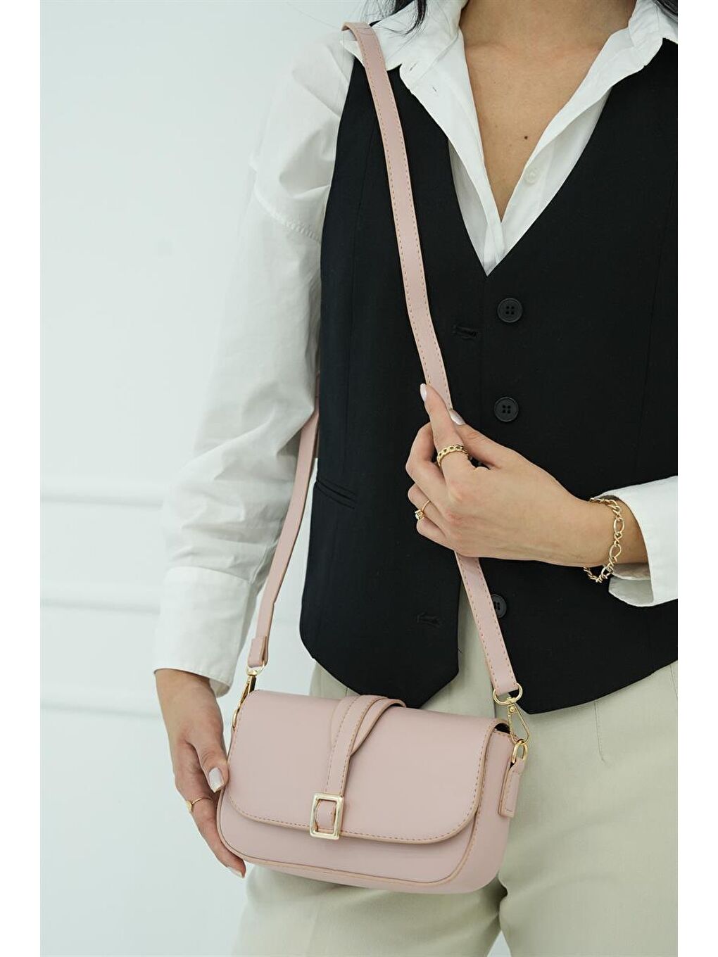 Pembe Alina Tokalı Çapraz Askılı Kadın Çanta - Pudra-2