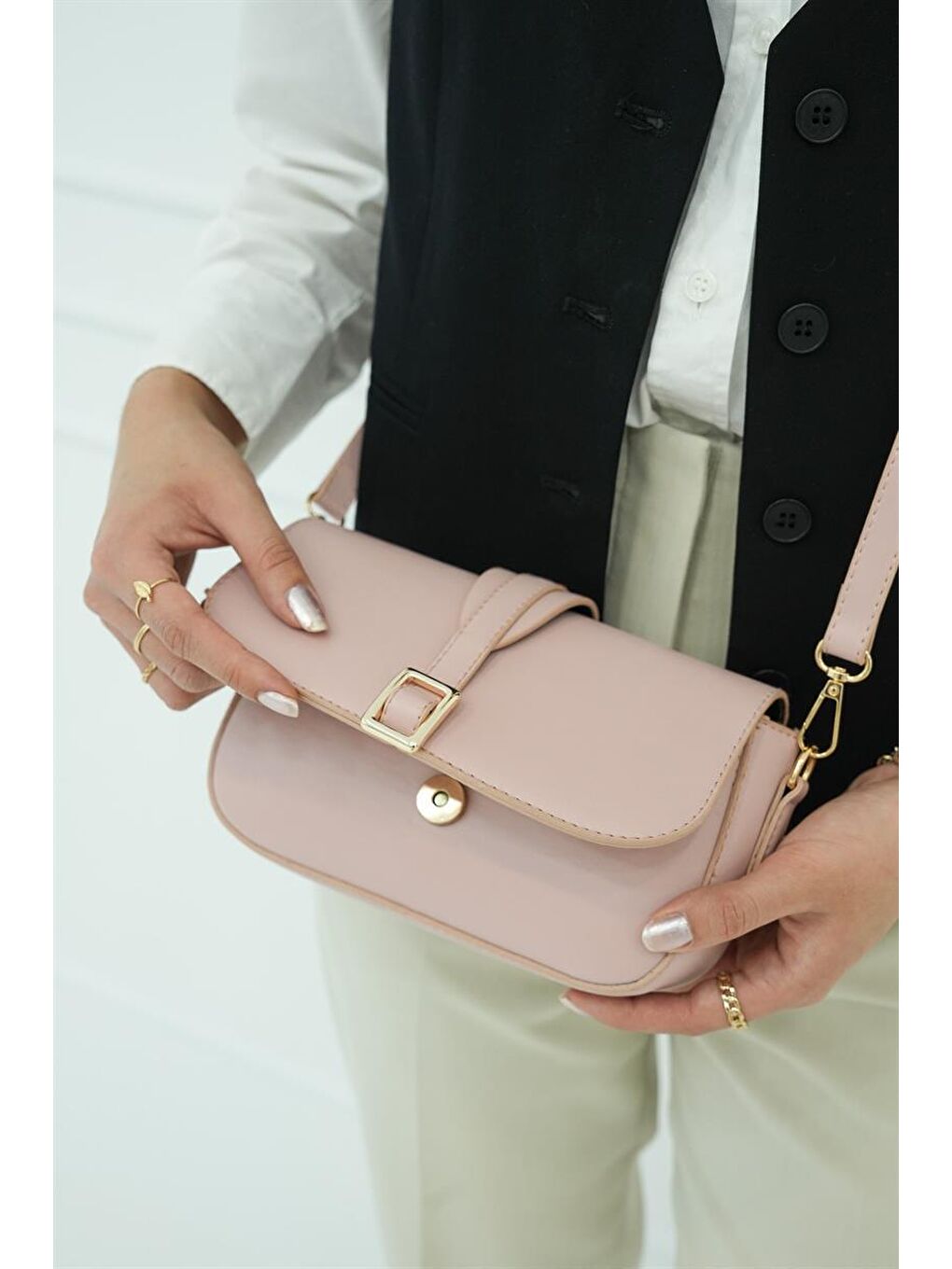 Pembe Alina Tokalı Çapraz Askılı Kadın Çanta - Pudra-3