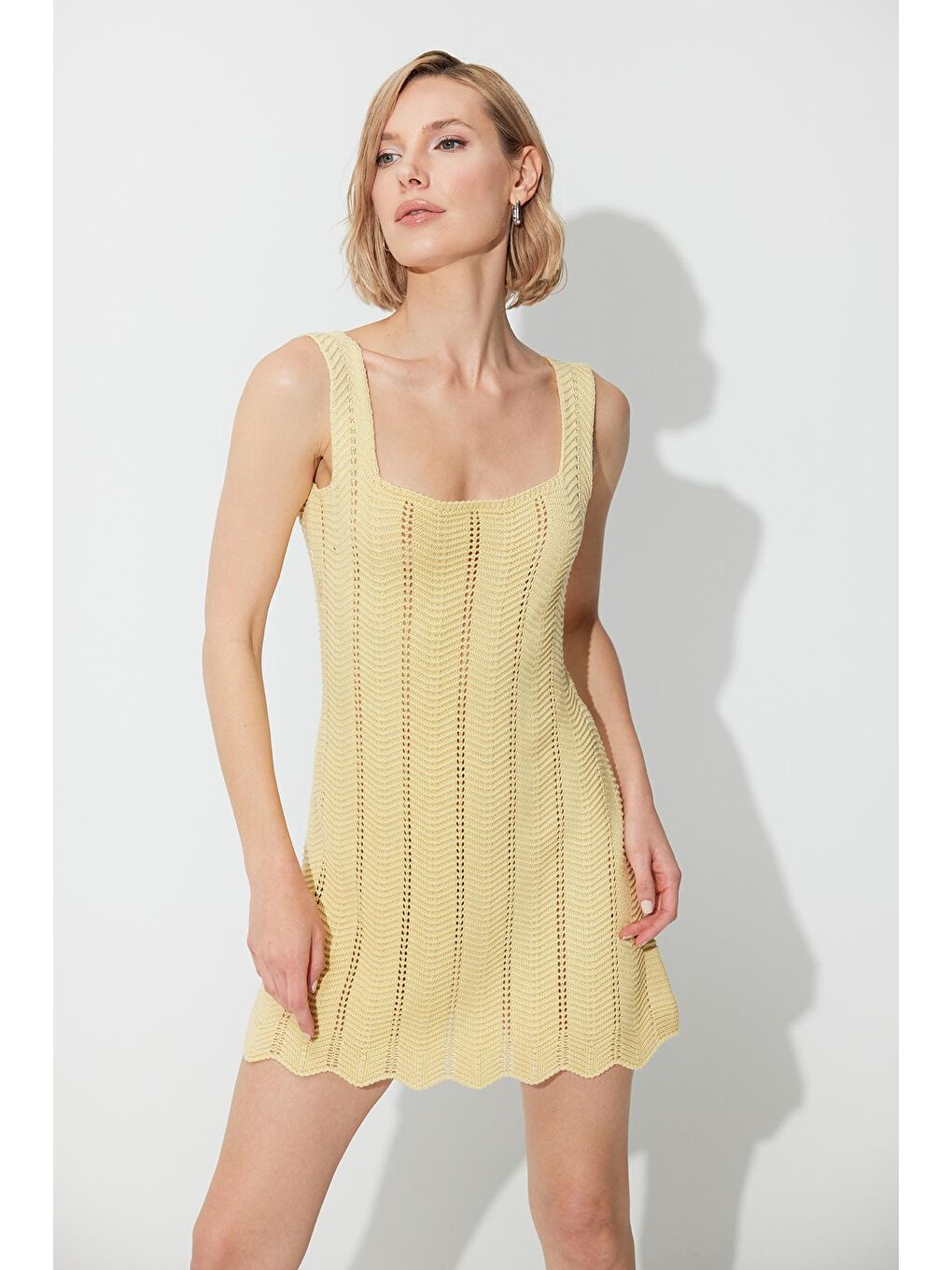 Sarı Kare Yaka Elbise