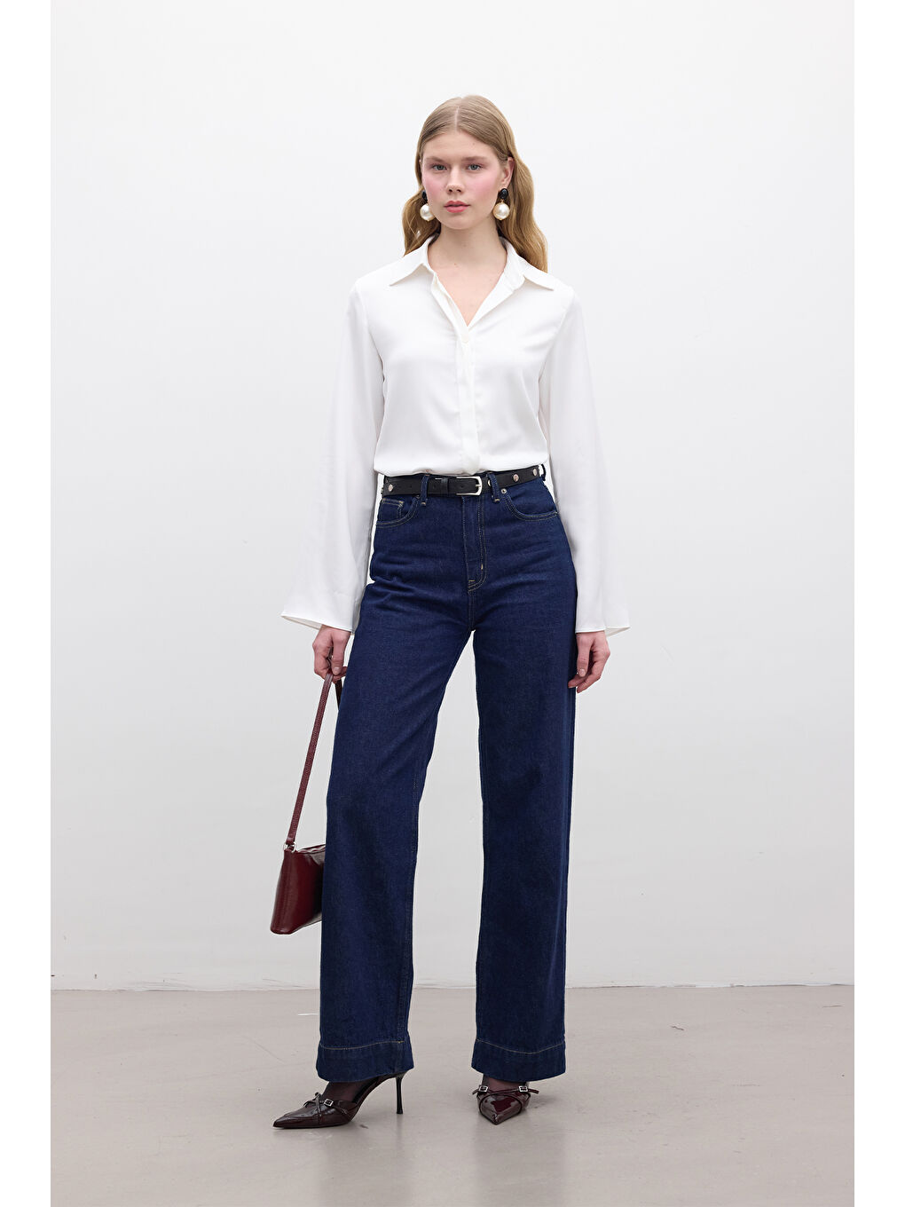 Ekru Saten Fit Kesim Beyaz Kadın Gömlek-1