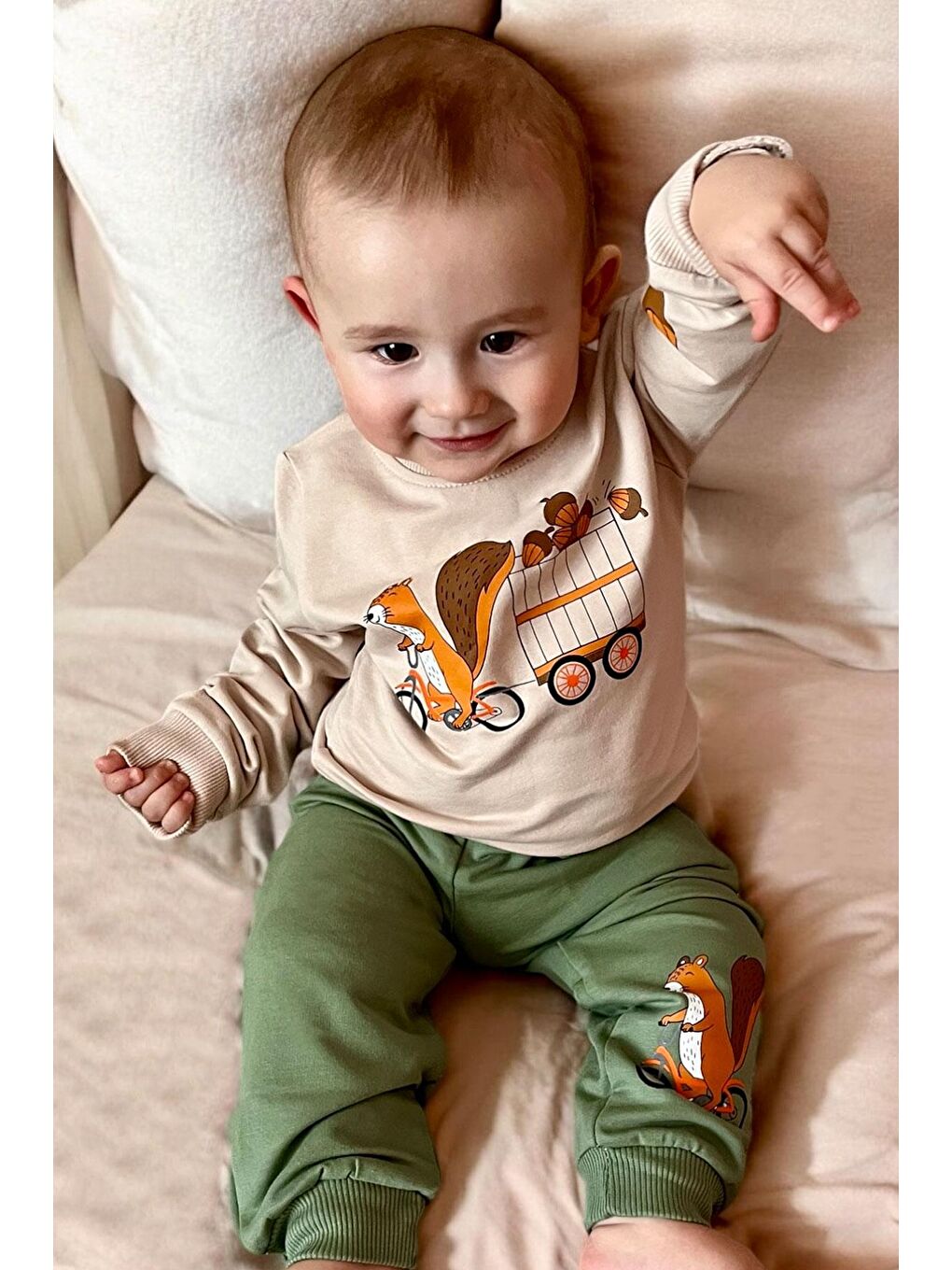 Erkek Bebek Eşofman Takım Sevimli Sincap & Meşe Palamudu Baskılı Bej (1 Yaş)
