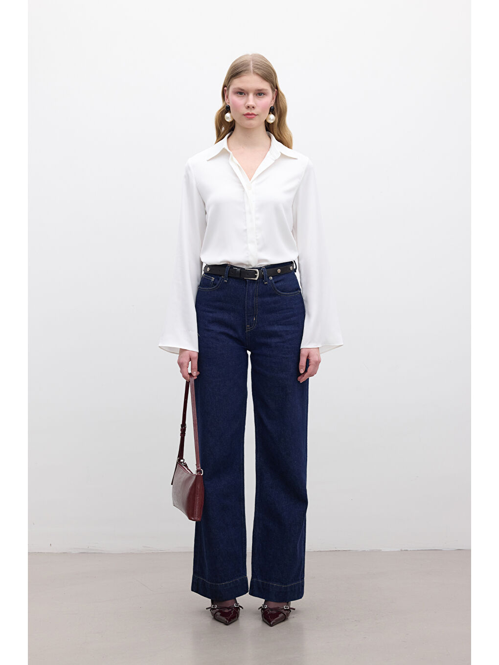 Ekru Saten Fit Kesim Beyaz Kadın Gömlek-3