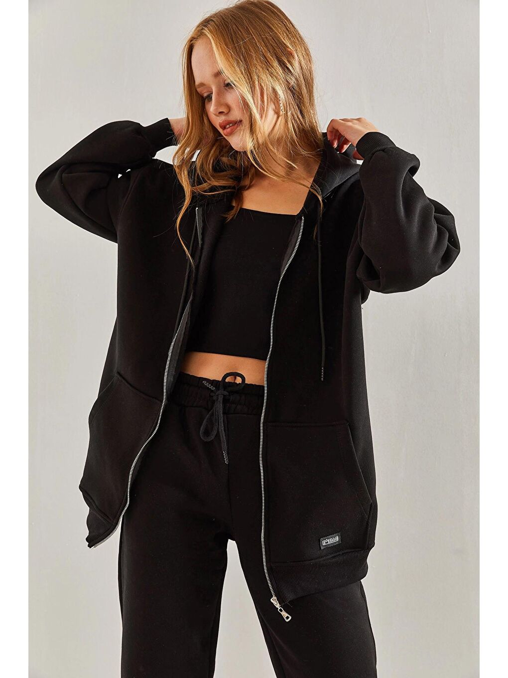 Siyah Kadın Kapüşonlu Üç İplik Cepli Hırka-1