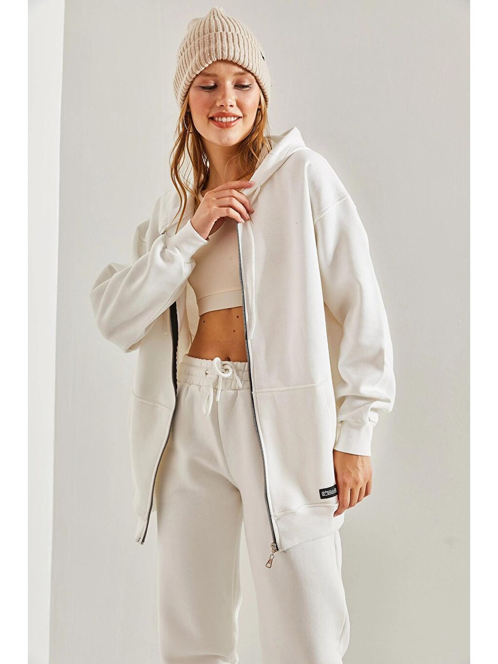 Beyaz Kadın Kapüşonlu Üç İplik Cepli Hırka-1