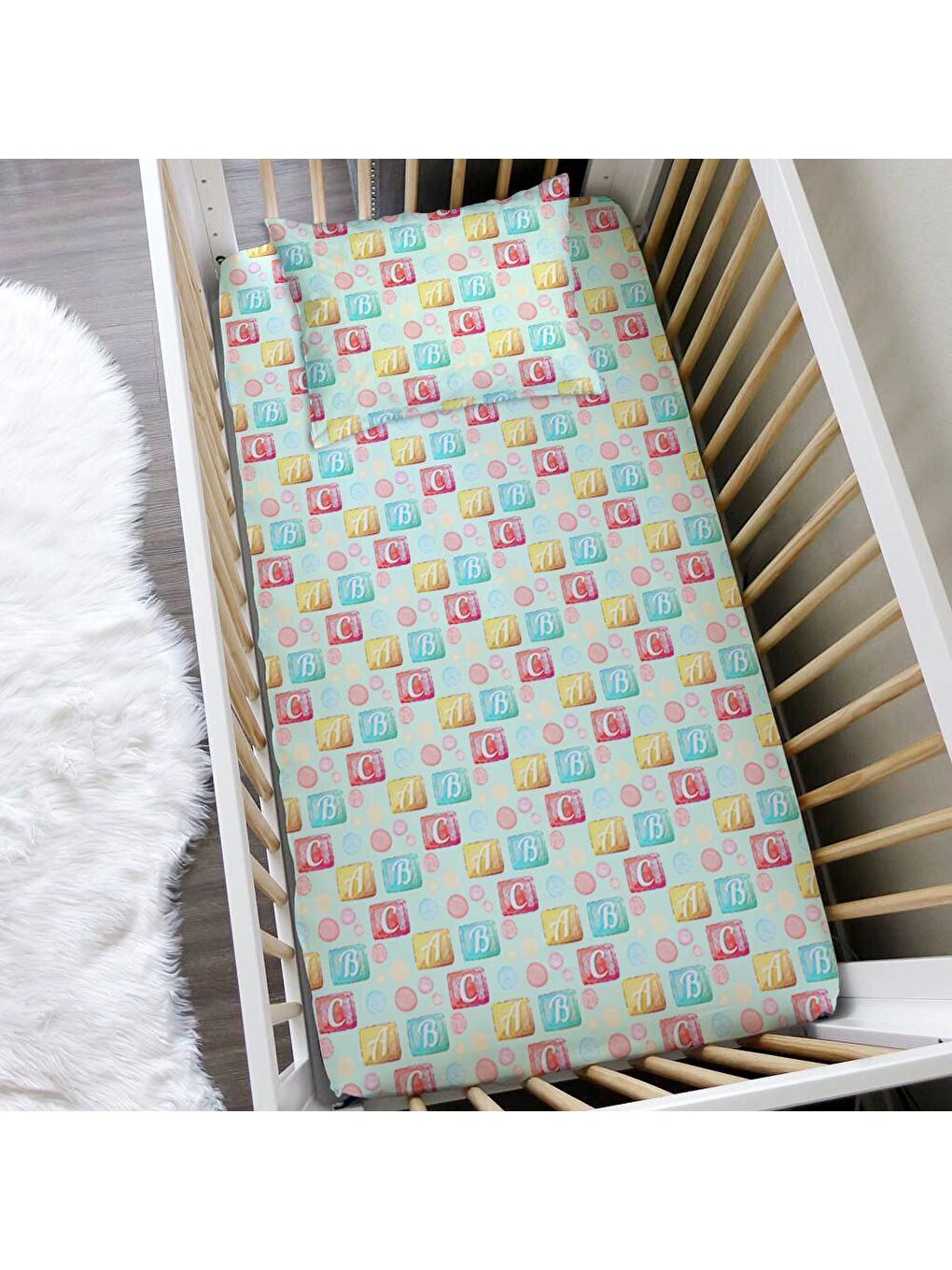 Karışık Harf Desen Baskılı Bebek Boy Lastikli Çarşaf Seti Renkli 60x120 cm