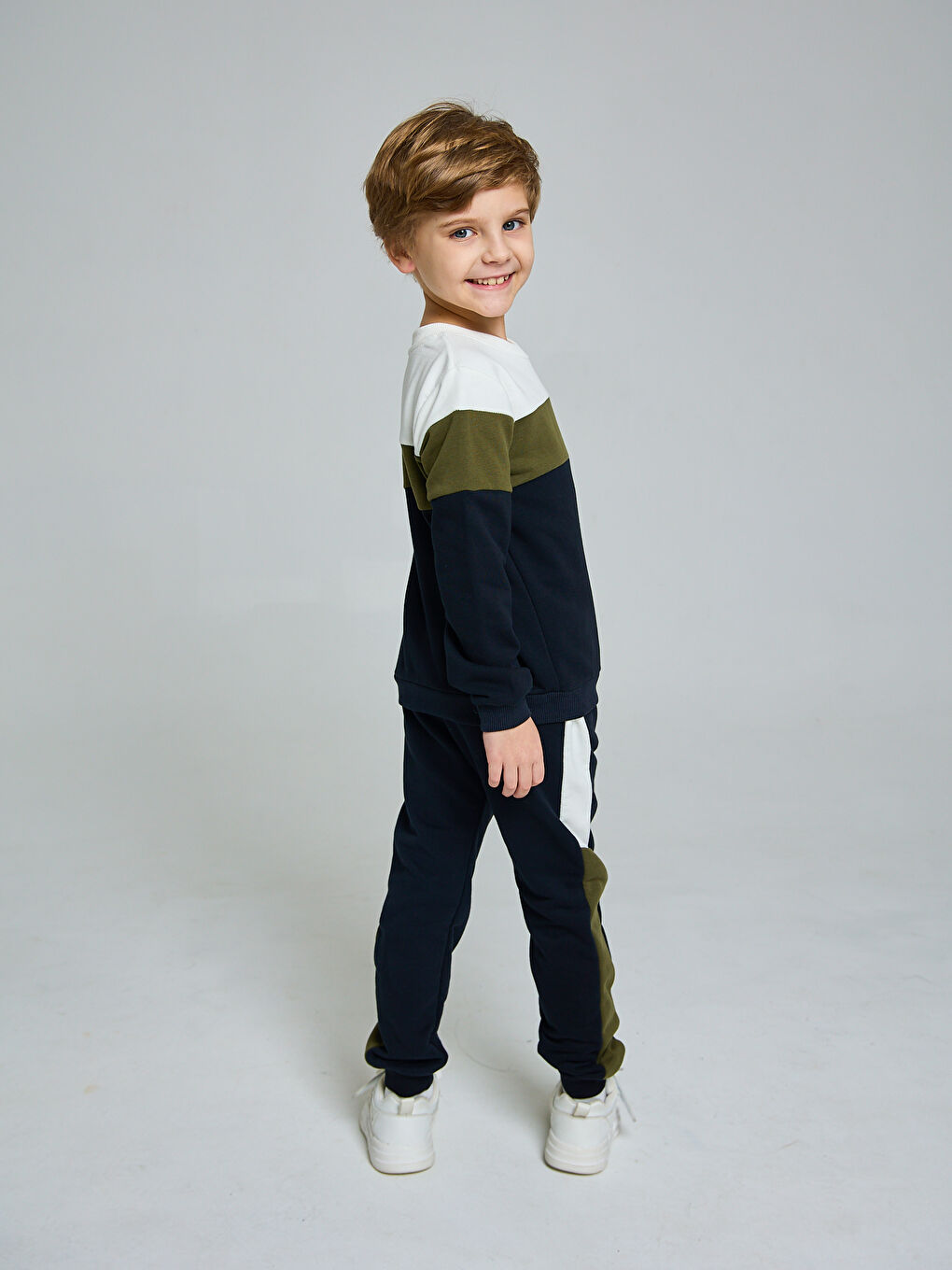 Haki Bisiklet Yaka Erkek Bebek Baskılı Sweatshirt ve Eşofman Alt 2'li Takım-1