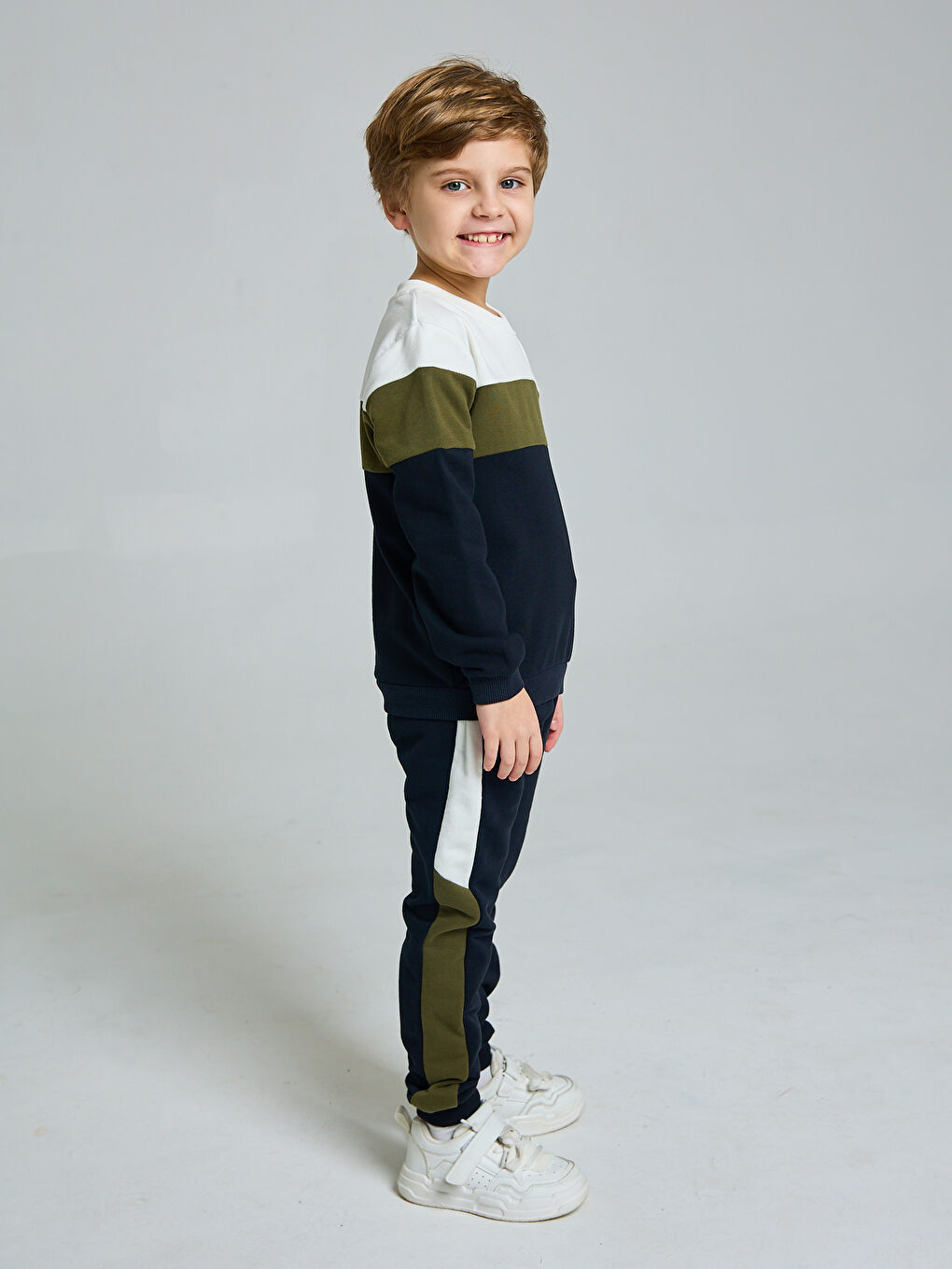 Haki Bisiklet Yaka Erkek Bebek Baskılı Sweatshirt ve Eşofman Alt 2'li Takım-4