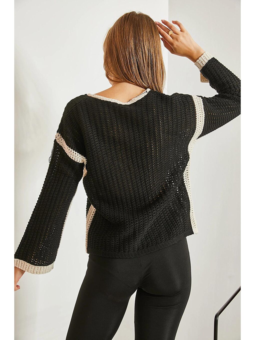 Siyah Kadın Ajurlu Yaka Bağlamalı Triko Kazak-4