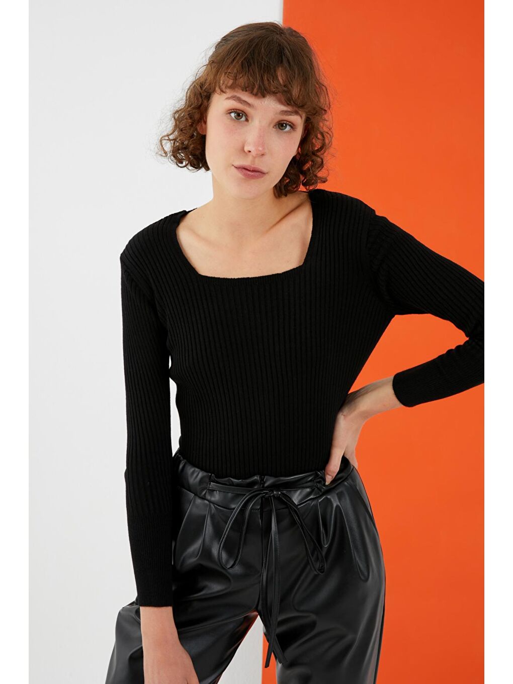 Siyah Kare Yaka Fitilli Dar Kalıp Basic Kazak-2