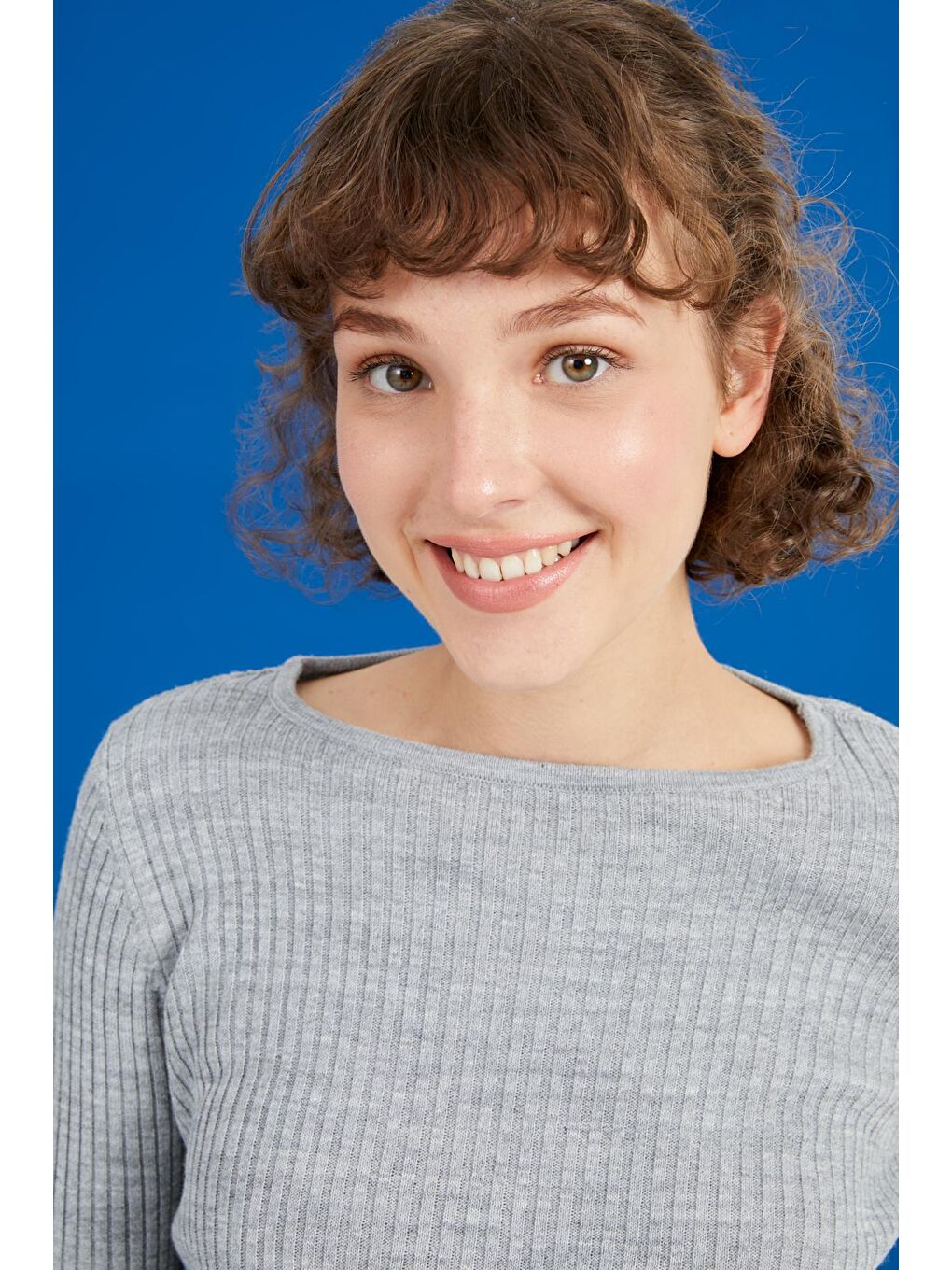 Gri Yuvarlak Yaka Fitilli Dar Kalıp Basic Kazak-2