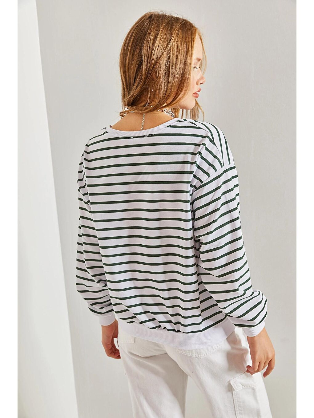 Beyaz Kadın Çizgili İki İplik Sweatshirt-3