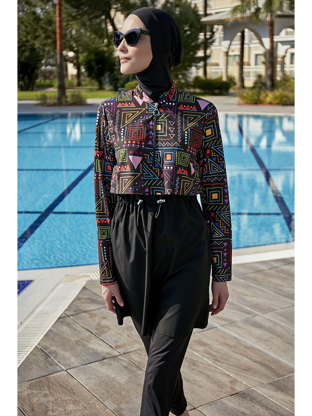 Siyah Önü Kapaklı Tam Kapalı Tesettür Mayo