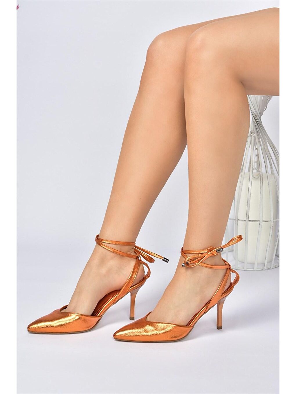 Turuncu Sivri Burun Bilekten Bağlamalı Kadın Topuklu Ayakkabı M518700109-1