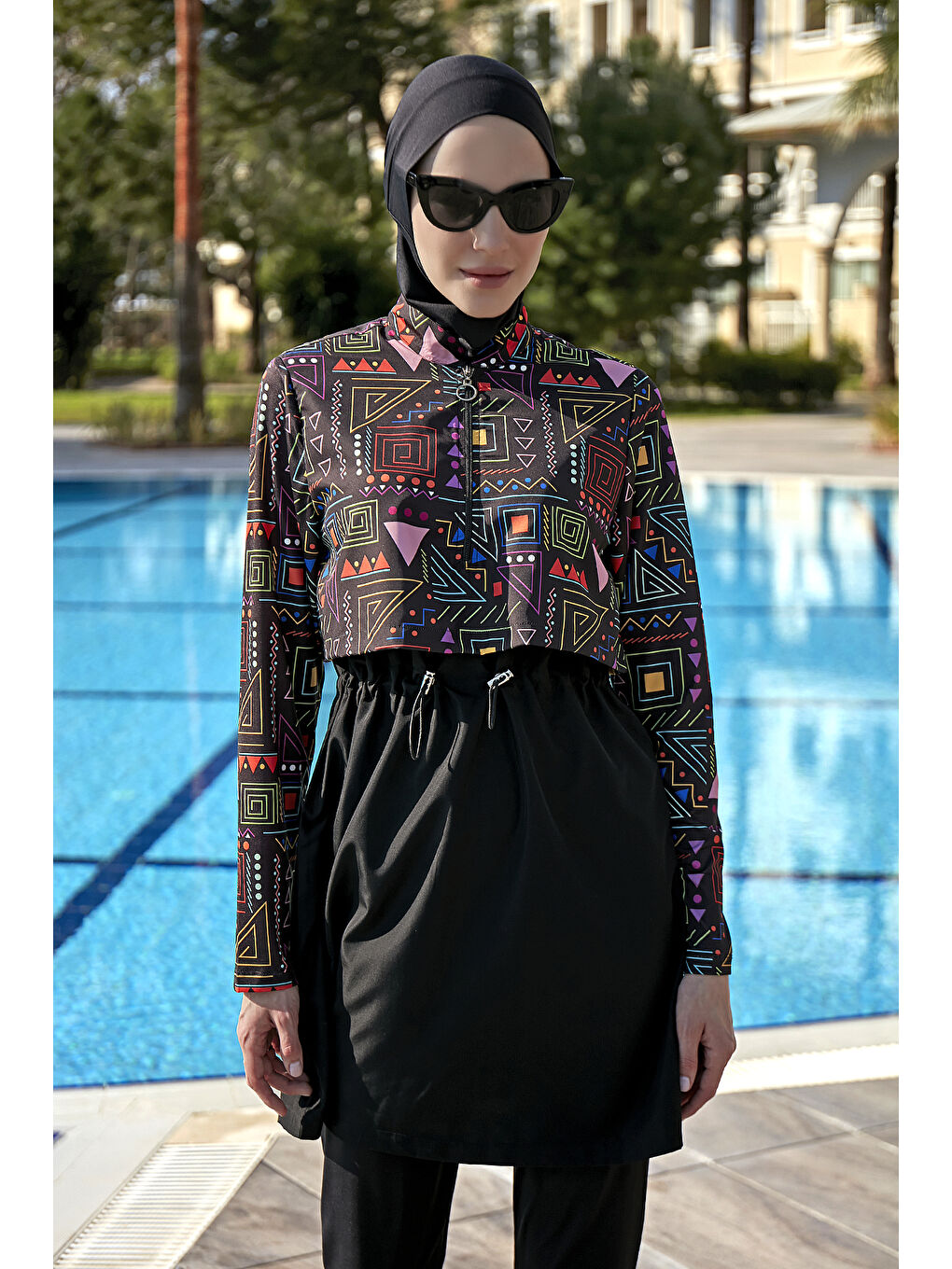 Siyah Önü Kapaklı Tam Kapalı Tesettür Mayo-2