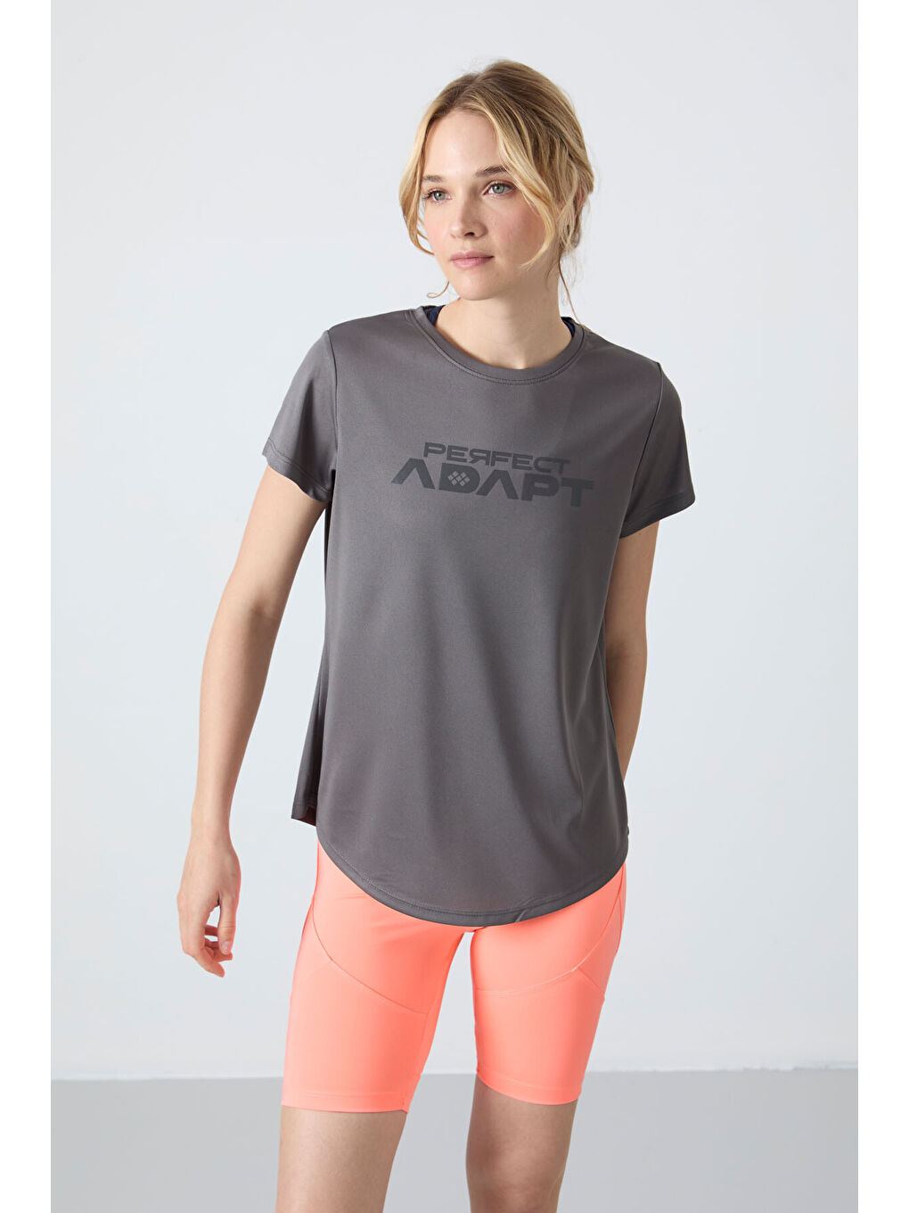 Gri Nefes Alan Dokulu İnce Performans Kadın Tişört - 97283-6