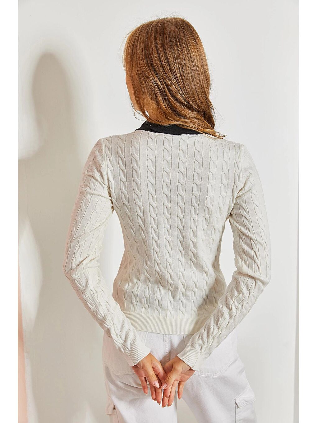 Beyaz Kadın Gömlek Yaka Saç Örgülü Kazak-2