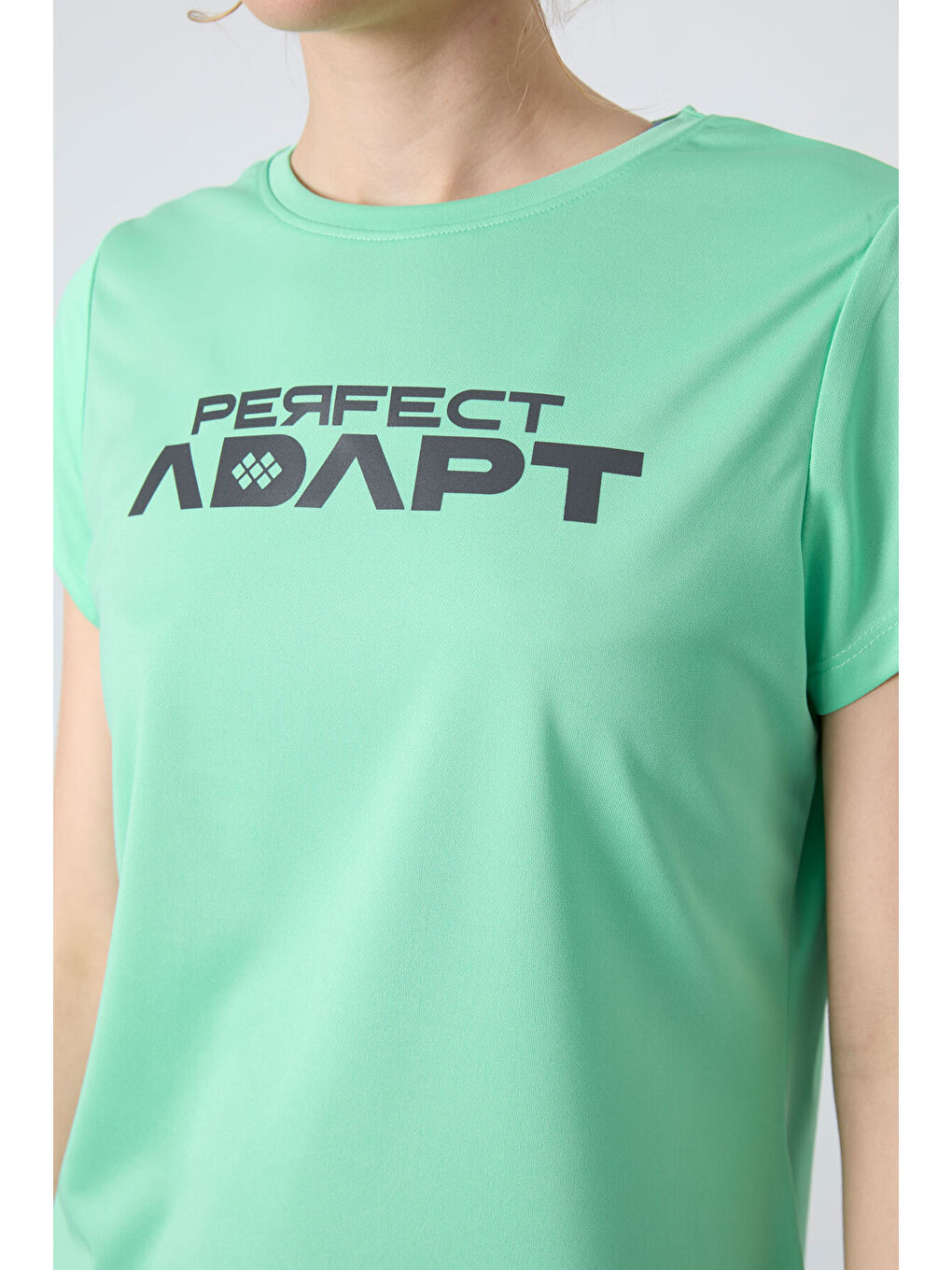 Turkuaz Nefes Alan Dokulu İnce Performans Kadın Tişört - 97283-4