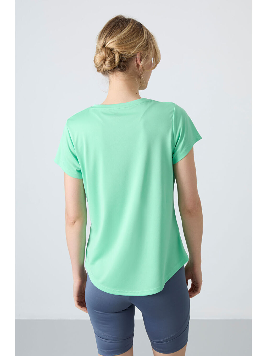 Turkuaz Nefes Alan Dokulu İnce Performans Kadın Tişört - 97283-8