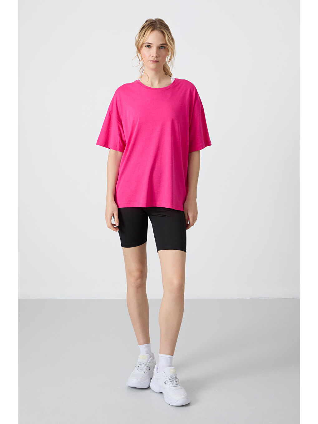 Fuşya Penye Modal Yumuşak Tuşeli Oversize Fit Basic Kadın Tişört- 97285-6