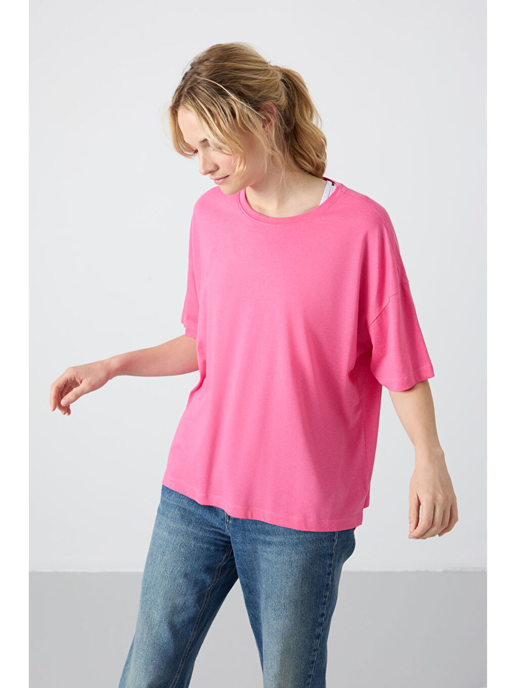 Şeker Pembe Penye Modal Yumuşak Tuşeli Oversize Fit Basic Kadın Tişört- 97285-6