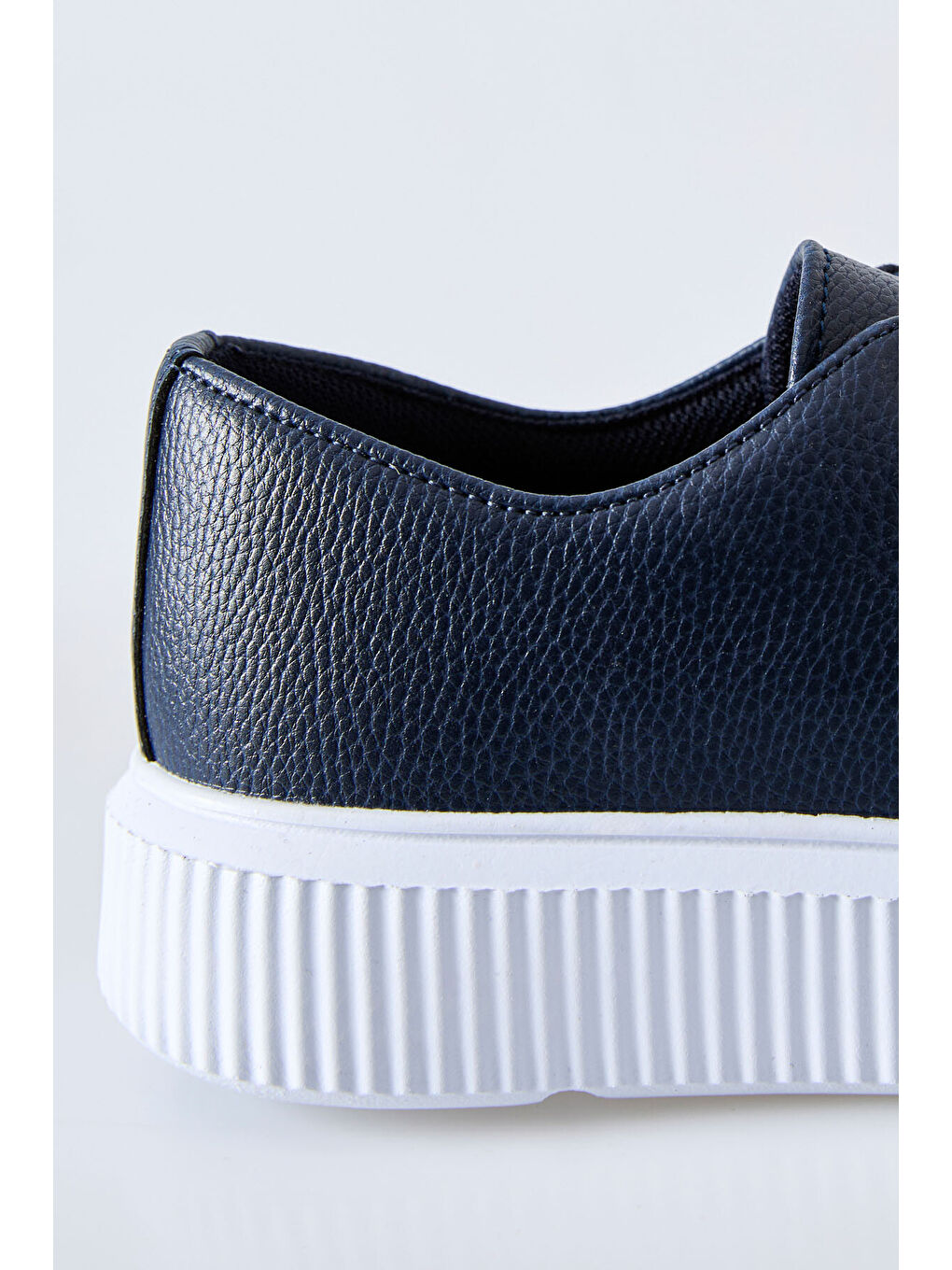 Lacivert Bağcıklı Delikli Suni Deri Erkek Spor Ayakkabı - 89129-8