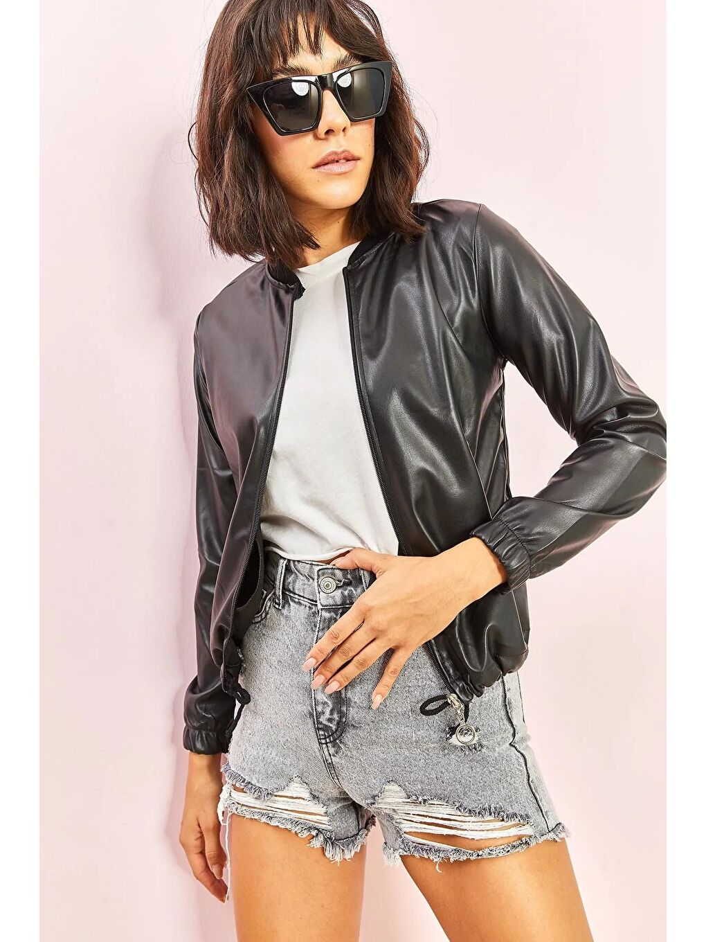 Siyah Kadın Cepli Deri Ceket