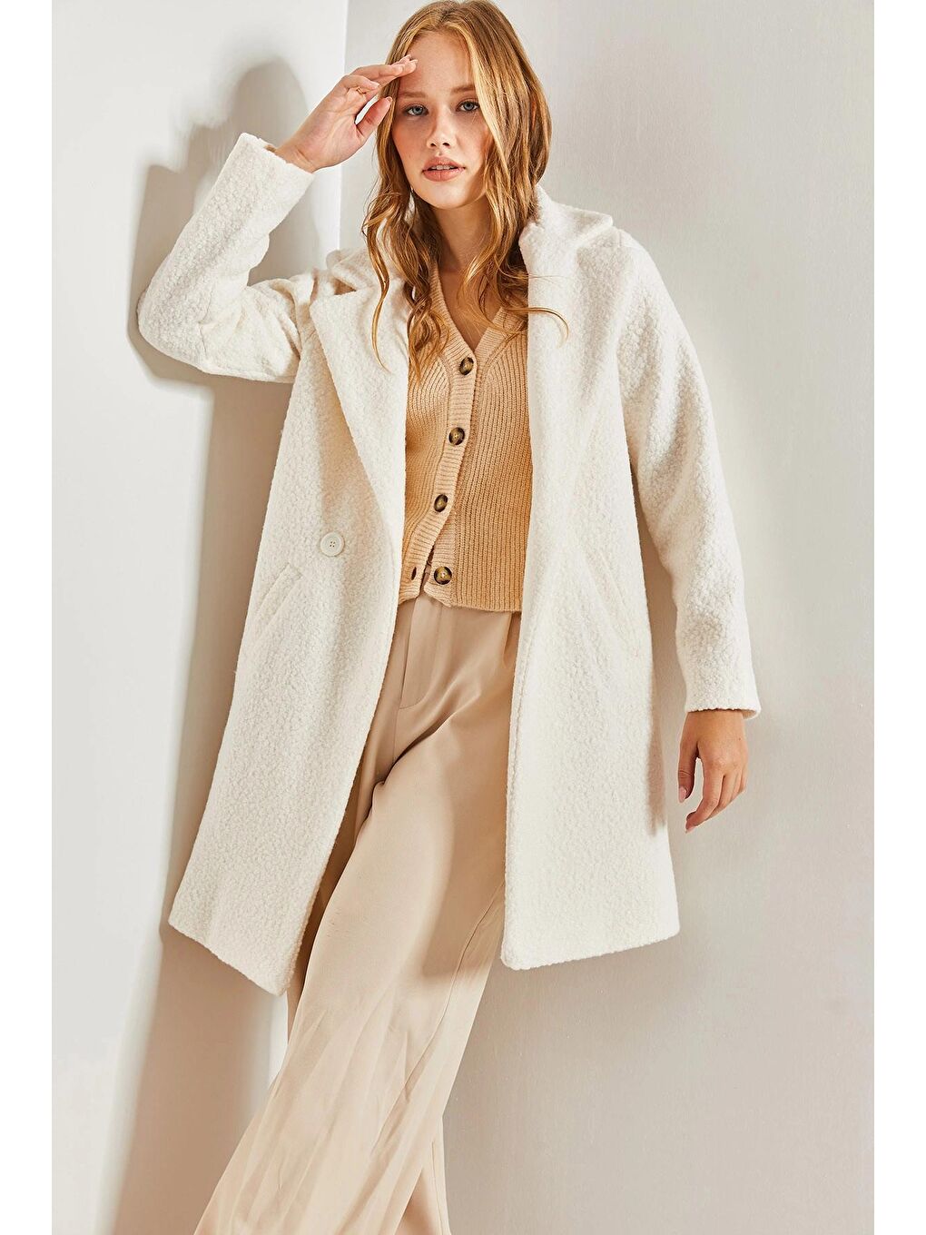 Beyaz Kadın Kruvaze Yaka Cepli Kaşe Kaban-2