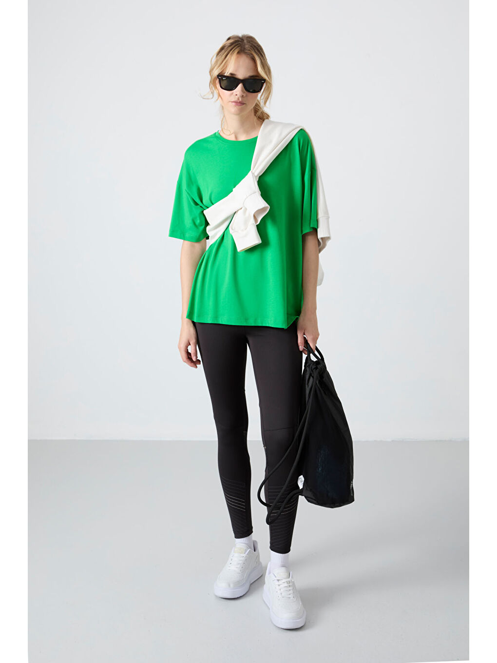 Yeşil Penye Modal Yumuşak Tuşeli Oversize Fit Basic Kadın Tişört- 97285