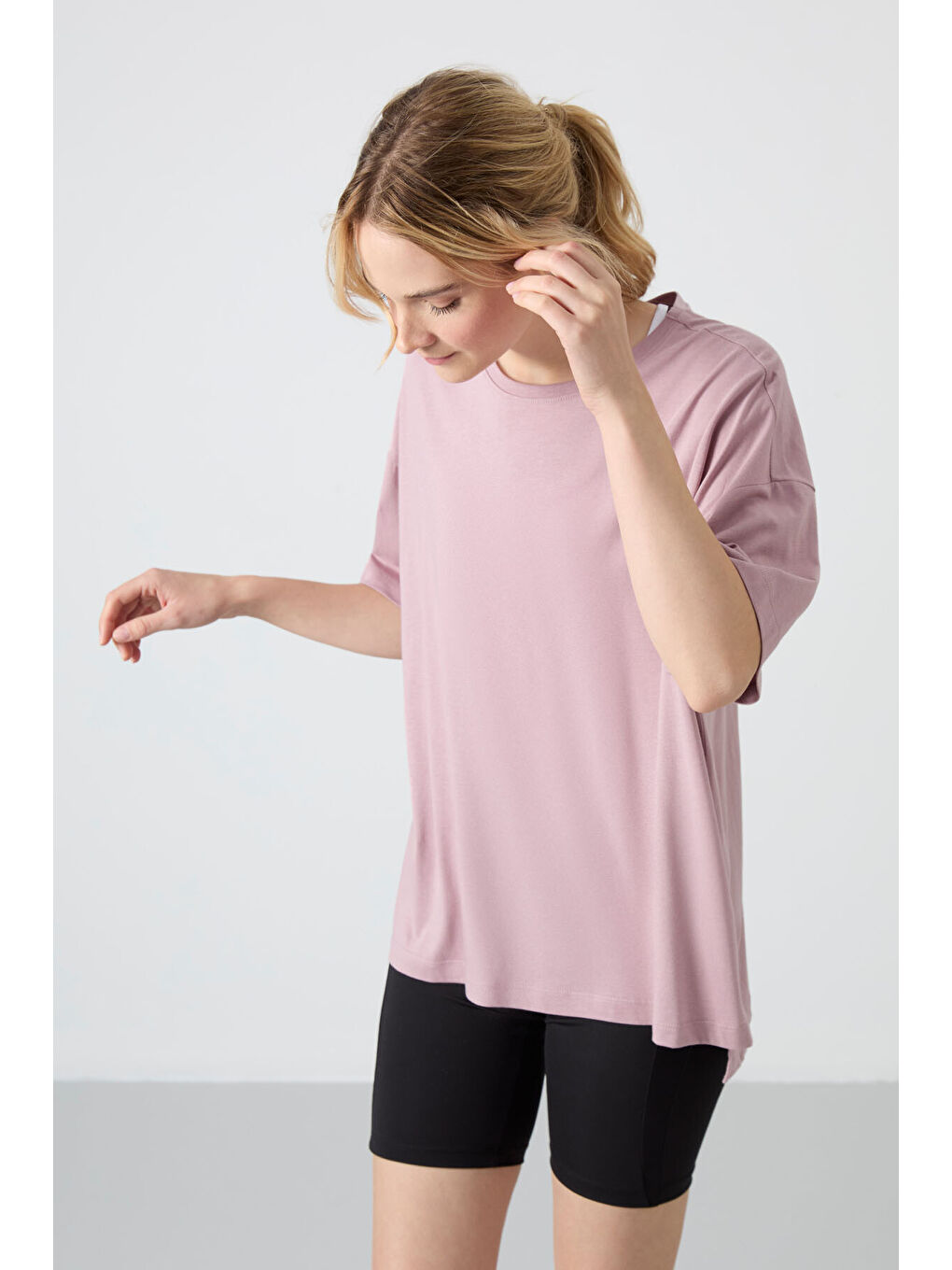 Pembe Gül Kurusu Penye Modal Yumuşak Tuşeli Oversize Fit Basic Kadın Tişört- 97285-6