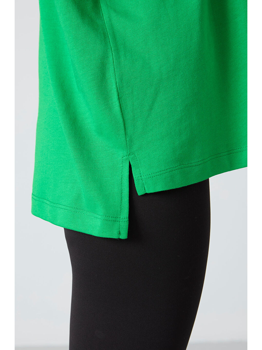 Yeşil Penye Modal Yumuşak Tuşeli Oversize Fit Basic Kadın Tişört- 97285-4