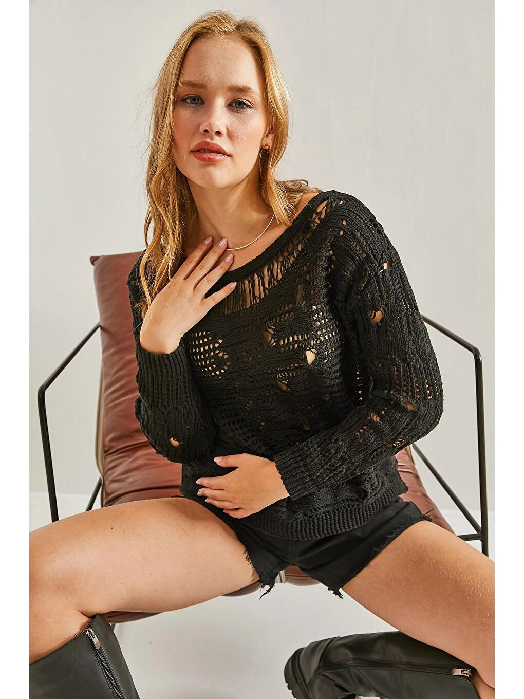 Siyah Kadın Mevsimlik Ajurlu Triko Kazak-3