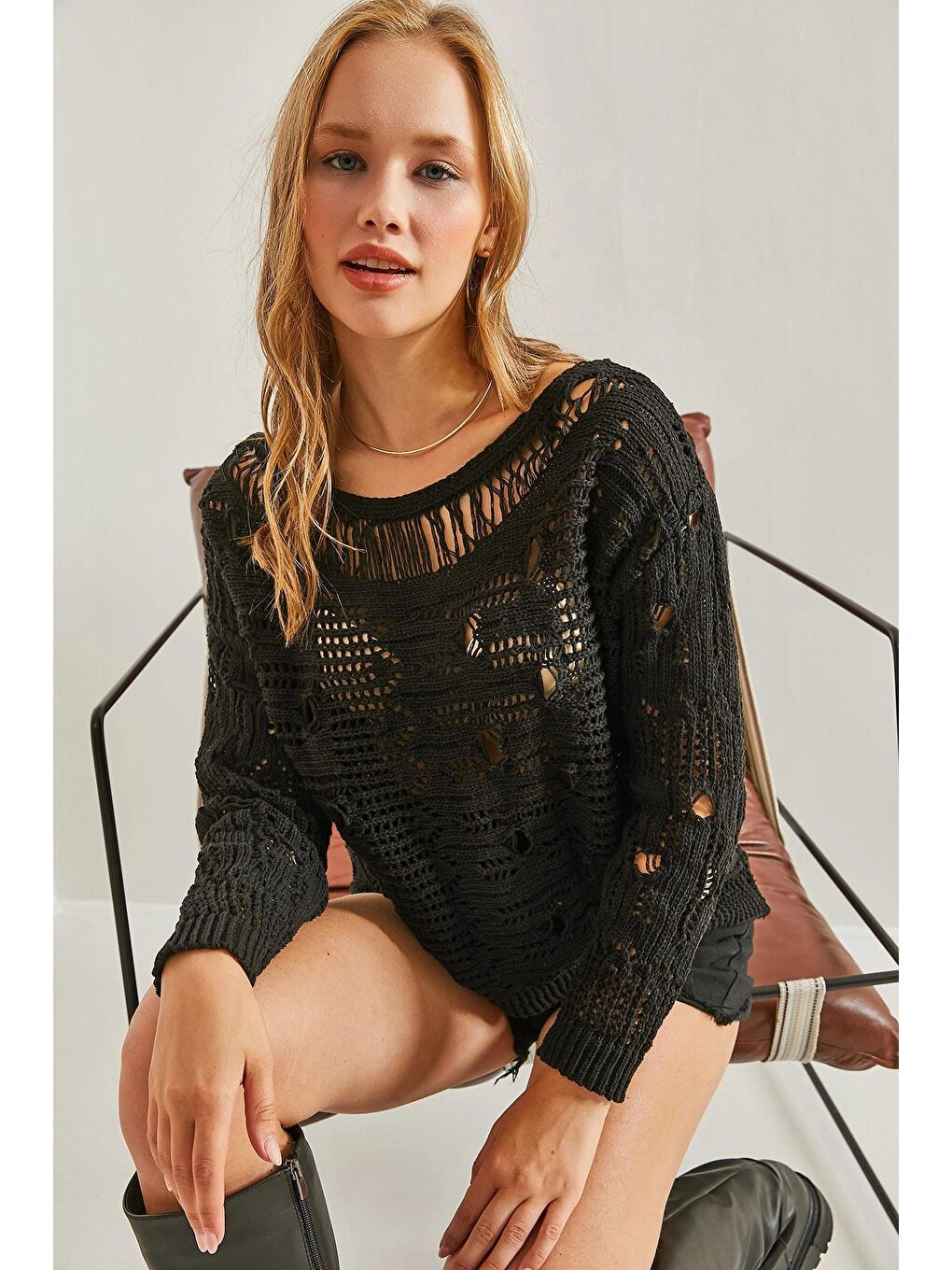 Siyah Kadın Mevsimlik Ajurlu Triko Kazak-4