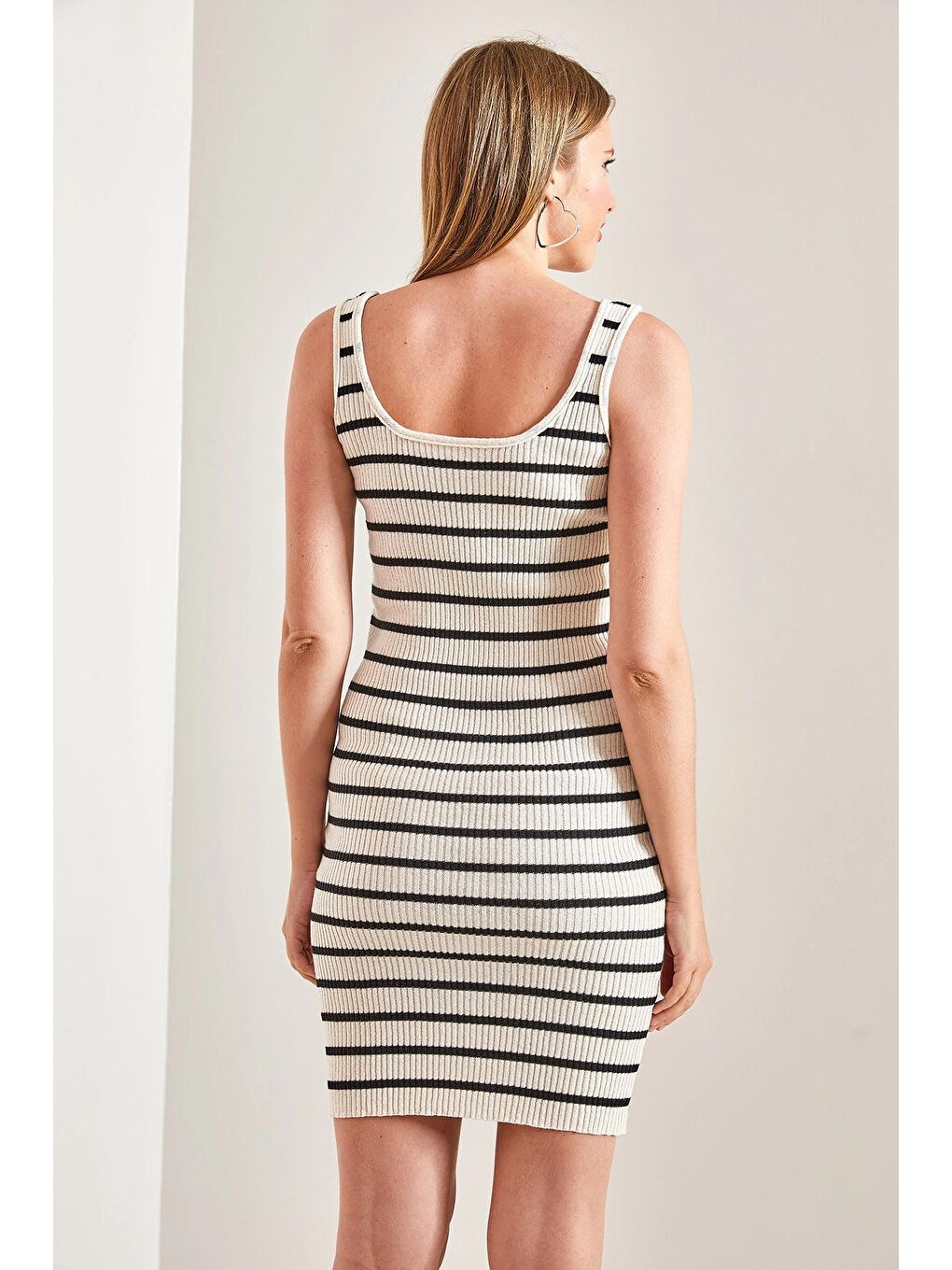 Beyaz Kadın Çizgili Askılı Triko Elbise-3