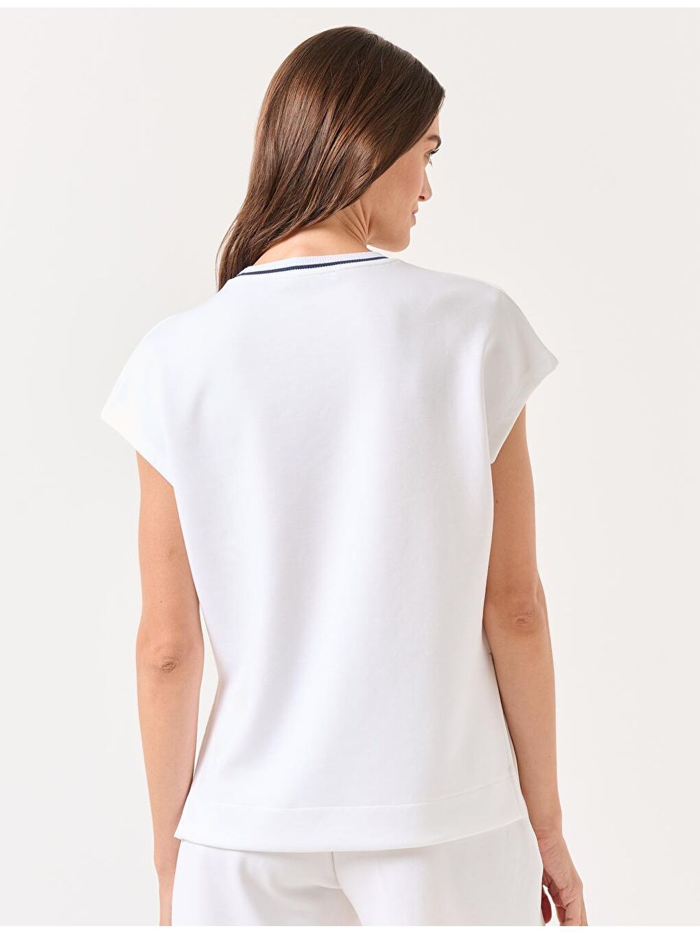 Beyaz Bisiklet Yaka Kolsuz Örme Sweatshirt-4