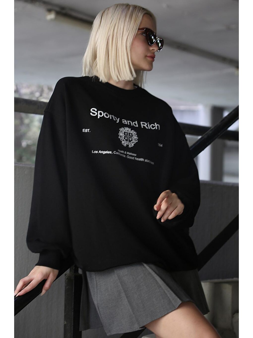 Madmext Siyah Bisiklet Yaka Baskılı Oversize Kadın Sweatshirt MG1577 - 1