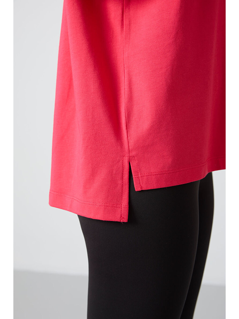 Kırmızı Rose Penye Modal Yumuşak Tuşeli Oversize Fit Basic Kadın Tişört- 97285-8