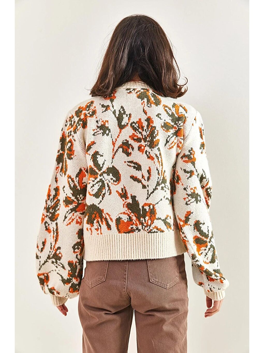 Bej Kadın Çiçek Desenli Triko Örme Kazak-1