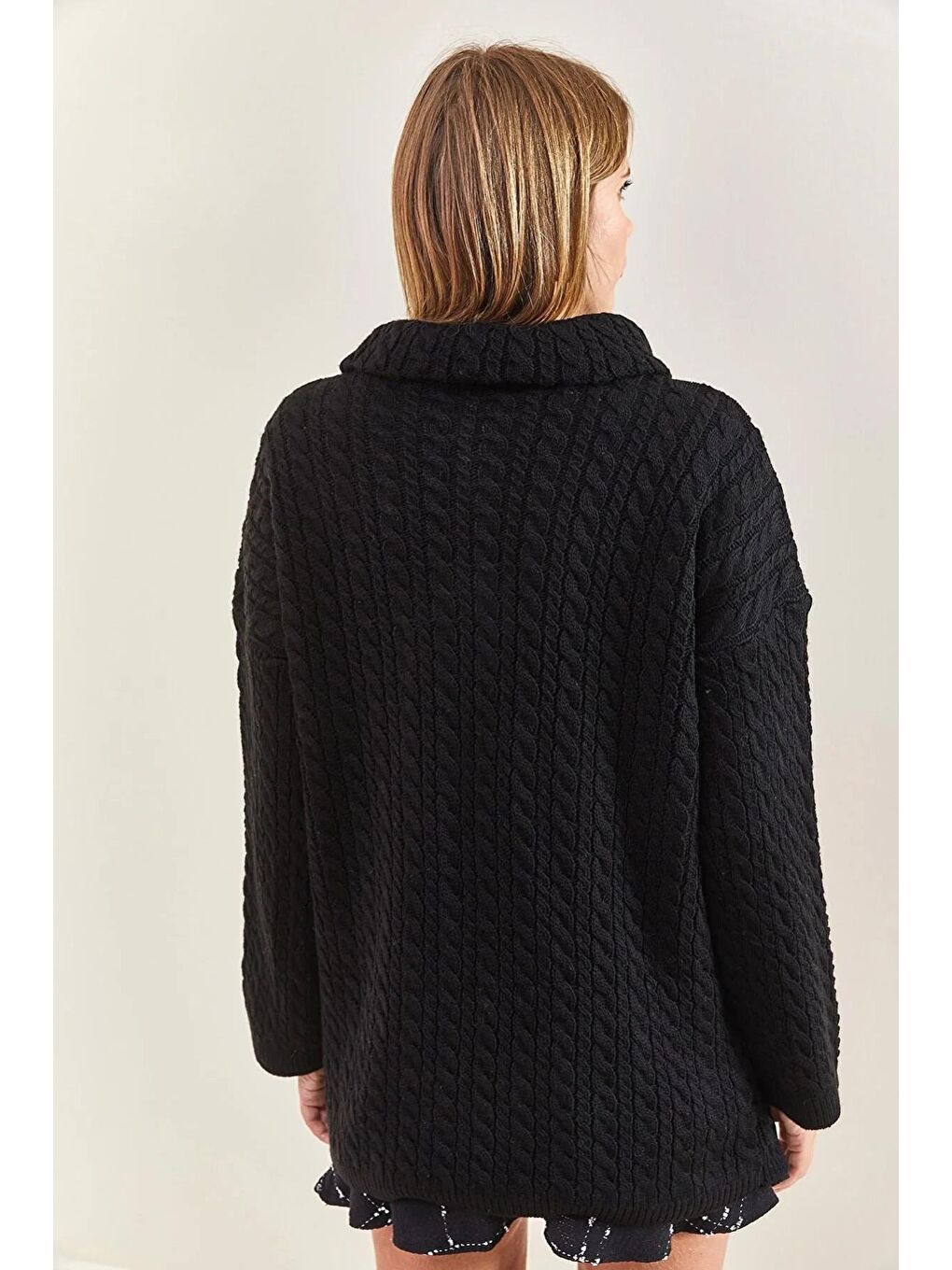 Siyah Kadın Fermuarlı Saç Örgü Desenli Triko Kazak-1