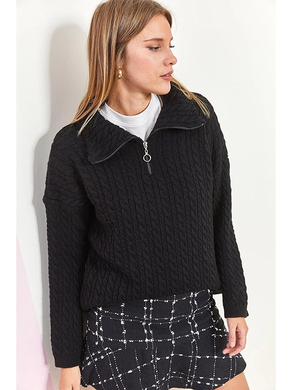 Siyah Kadın Fermuarlı Saç Örgü Desenli Triko Kazak-3